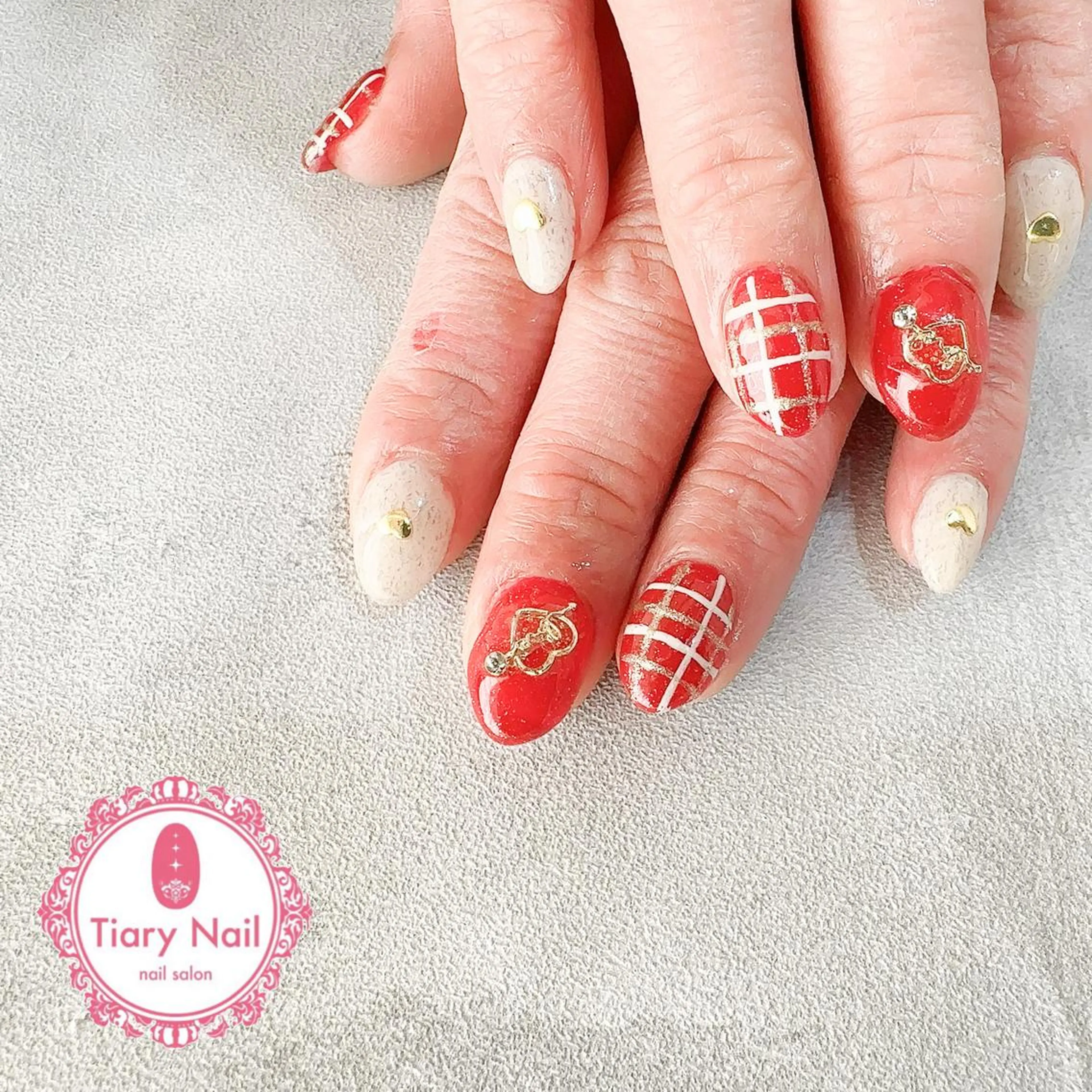 ネイル tiarynail K K🐼のネイルデザイン