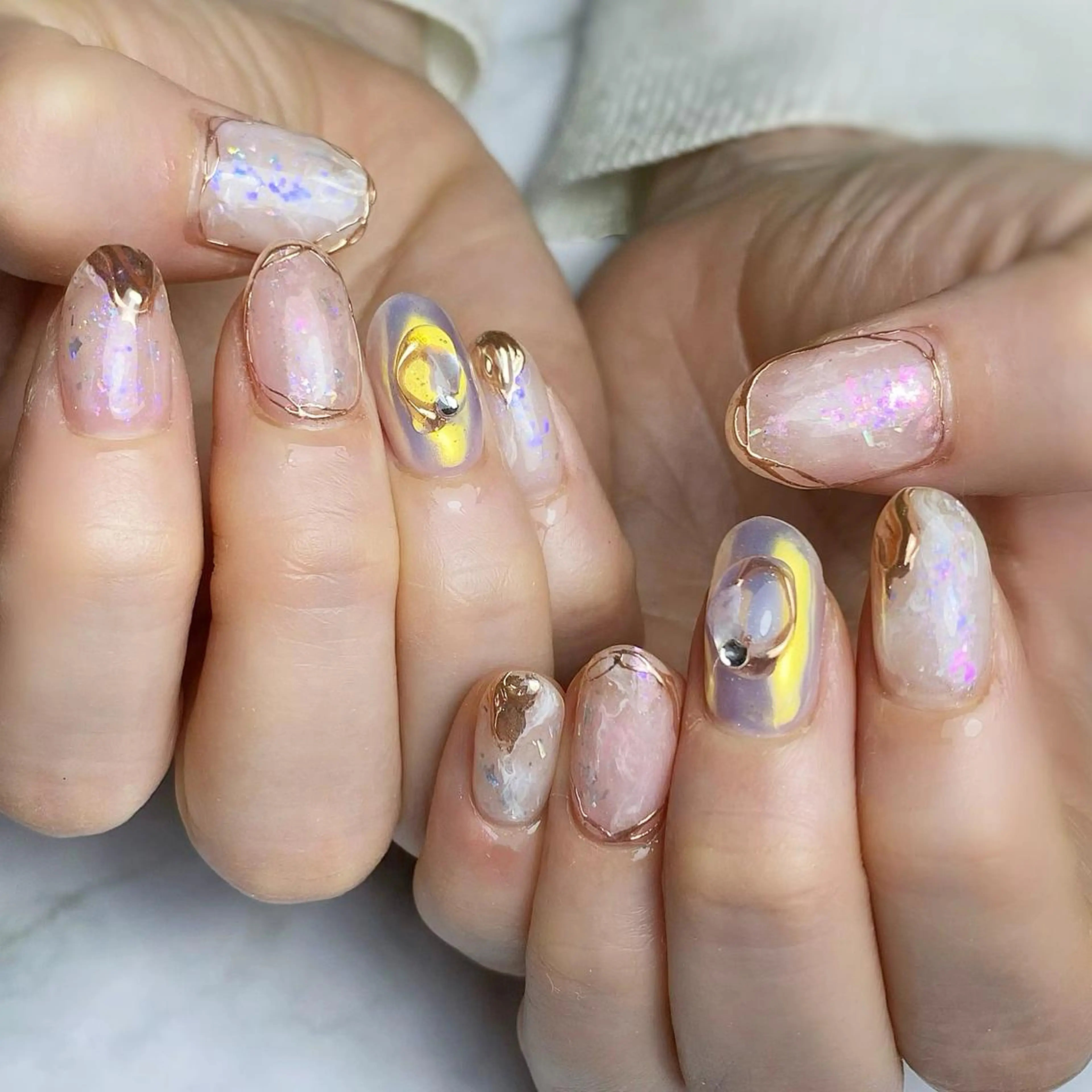 ネイル キラキラネイル ニュアンスネイル ハンドネイル Nail ameria megu所属・ameria meguのネイルデザイン