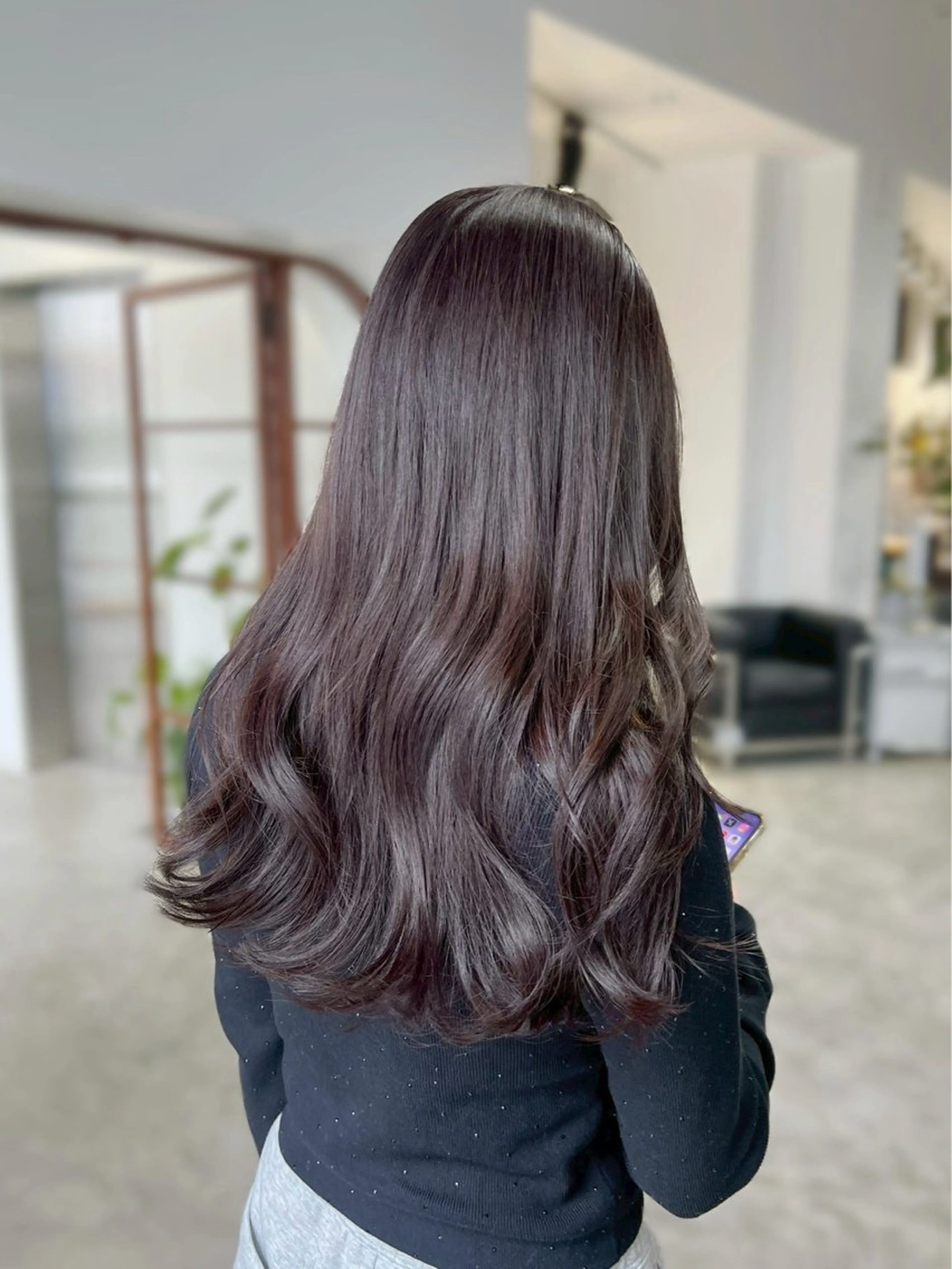 ロング カラー ✨️赤み消しカラー/ ミルクティーベージュのヘアスタイル