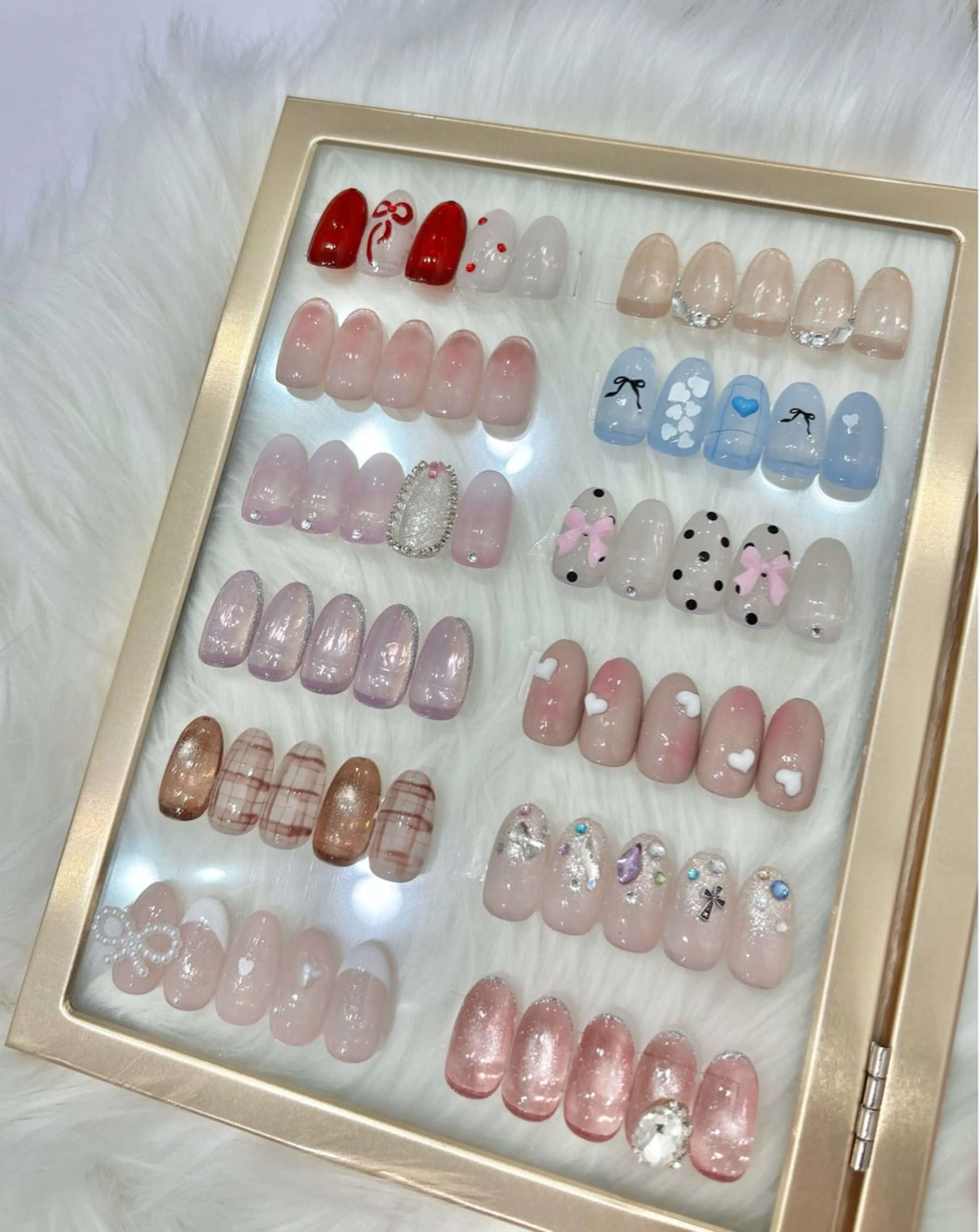 ミディアム 韓国風ヘア ハンドネイル VOXJAPAN CHIYURIのネイルデザイン