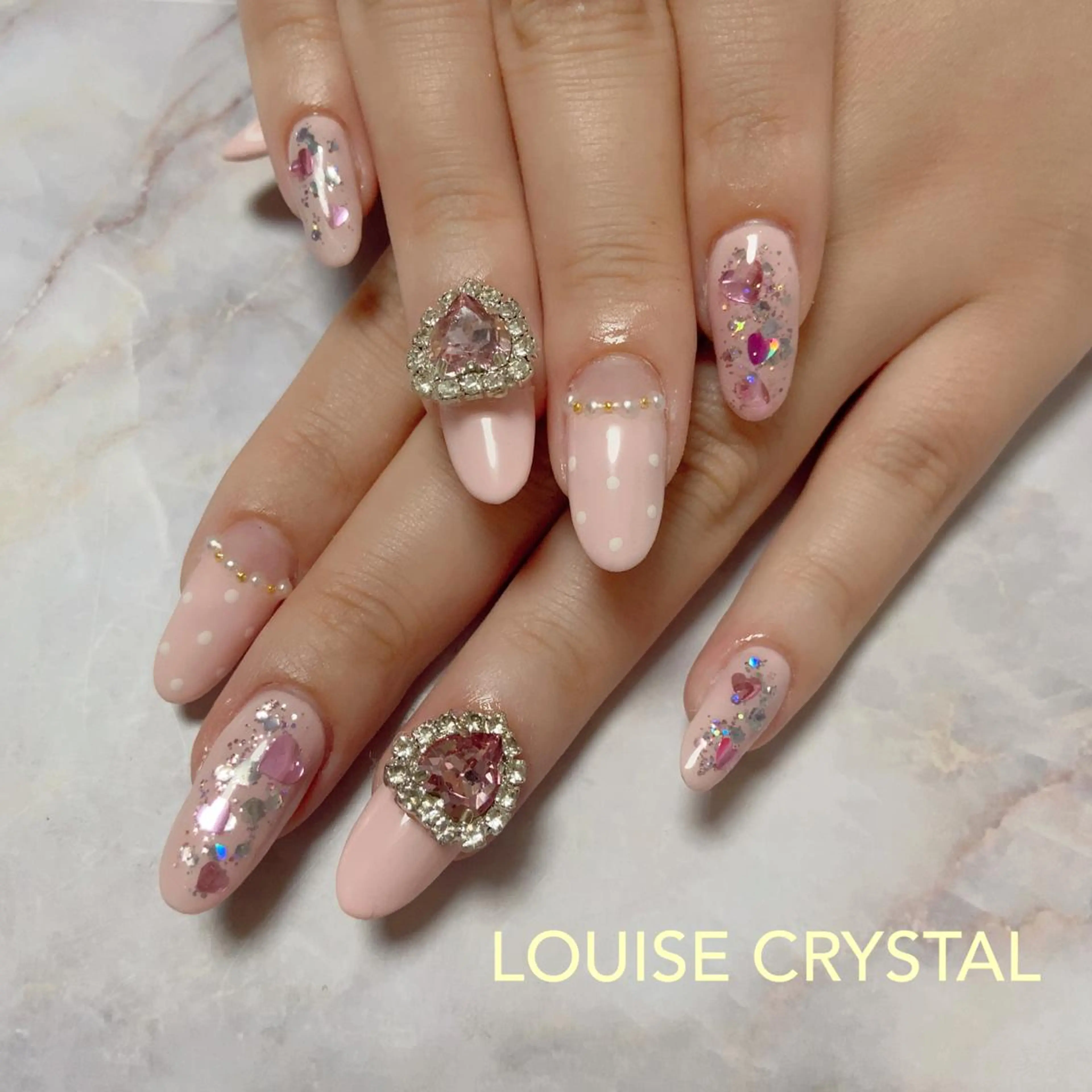 ネイル 持ち込み ハンドネイル LOUISE CRYSTALのネイルデザイン