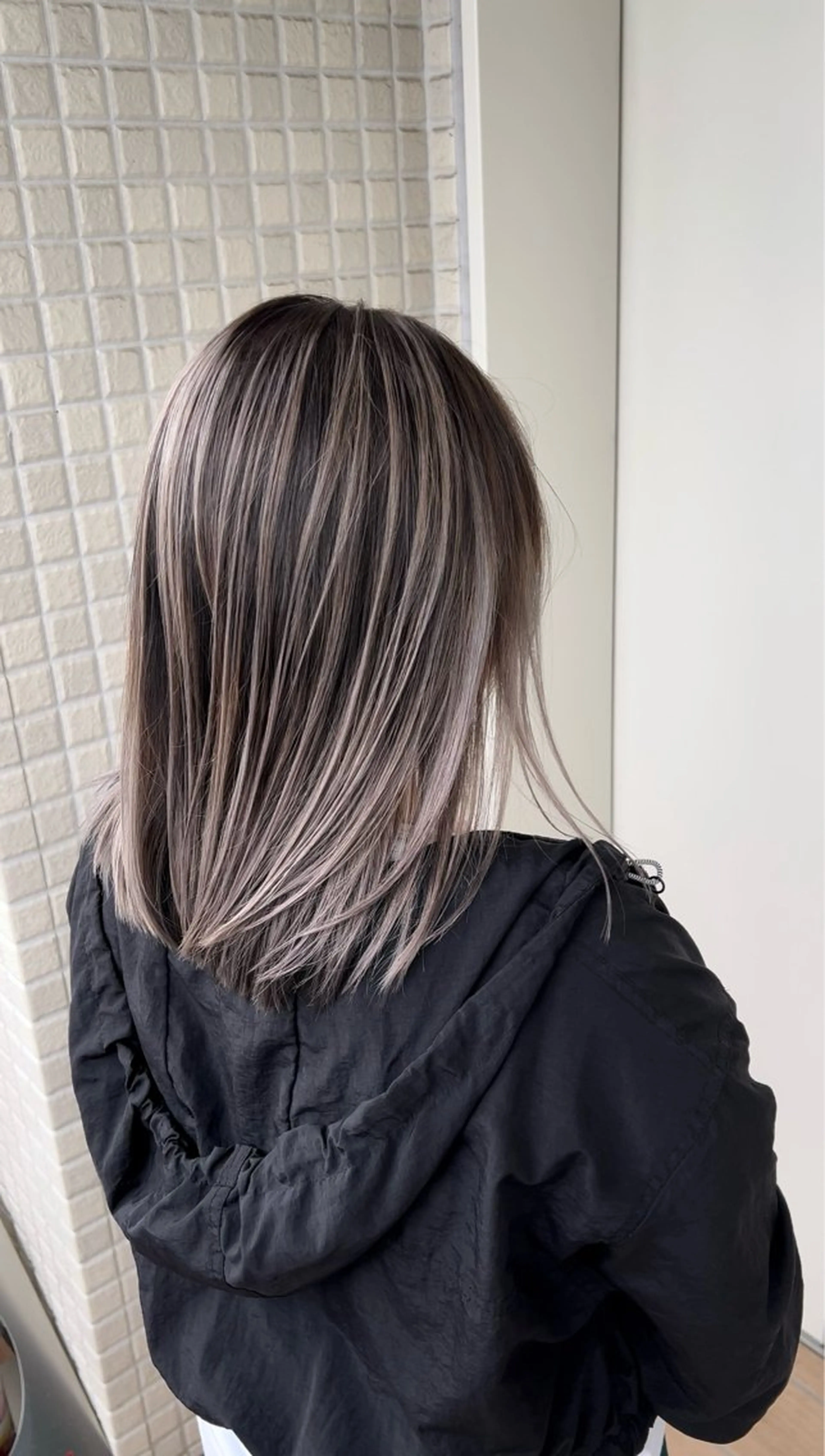 ミディアム カラー バレイヤージュ ブリーチ レイヤーカット バレイヤージュ /ハイライト/もときのヘアスタイル