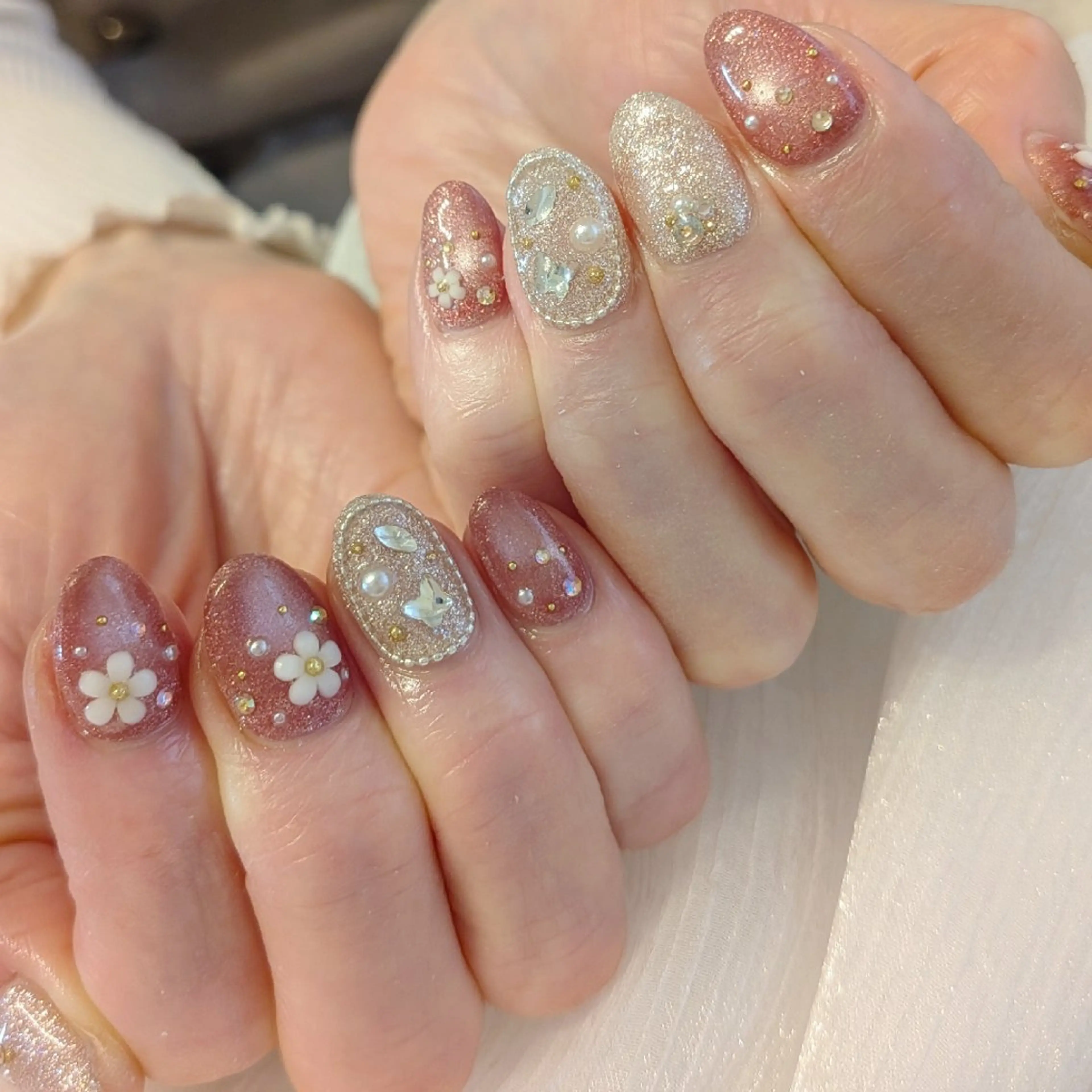 ネイル ジェルネイル ガーリー 韓国ネイル マグネットネイル パラジェル ハンドネイル Shanti所属・Shanti🩵 NARITAのネイルデザイン