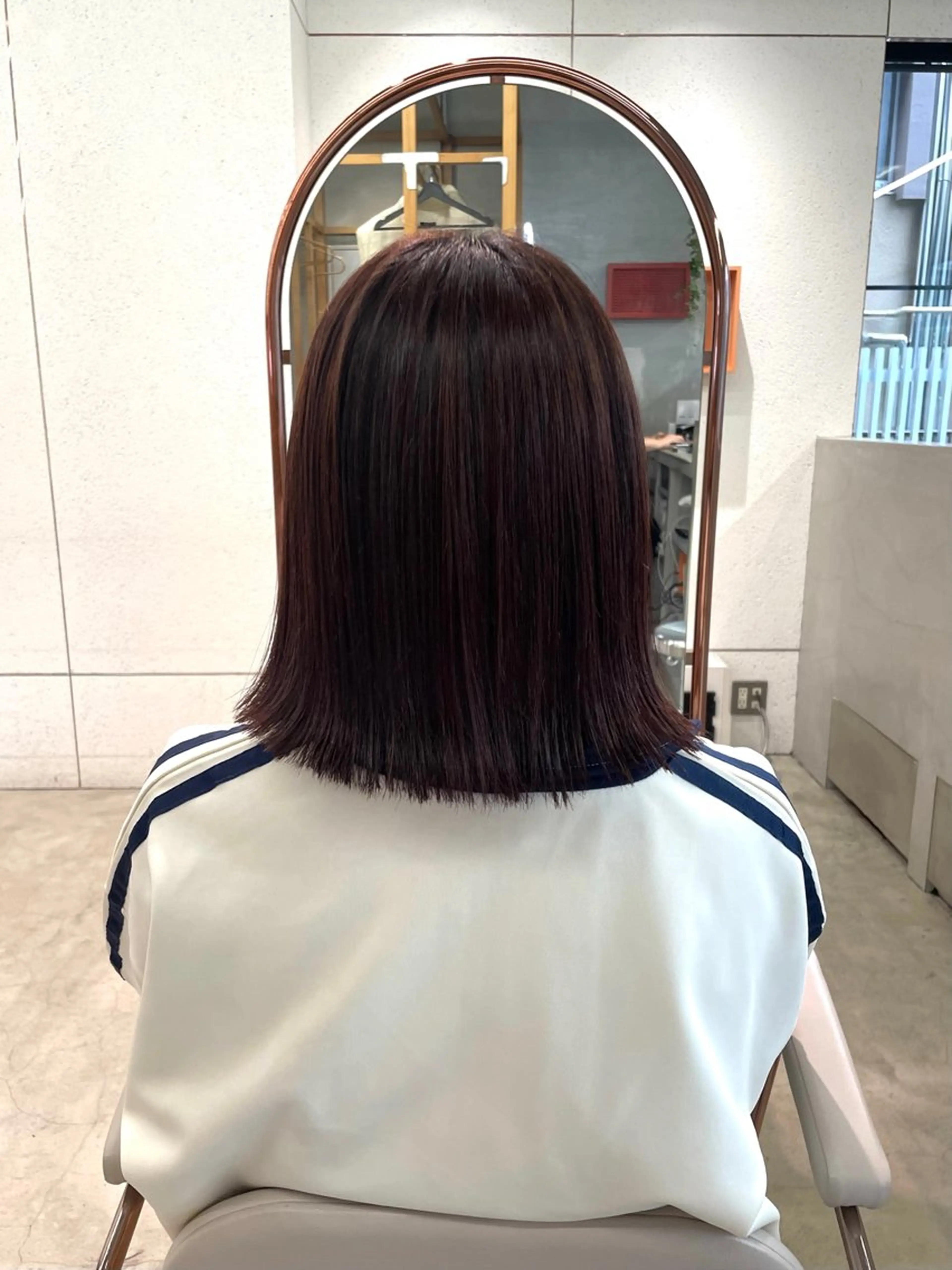 ミディアム 外ハネヘア カット 鶴井 美空のヘアスタイル