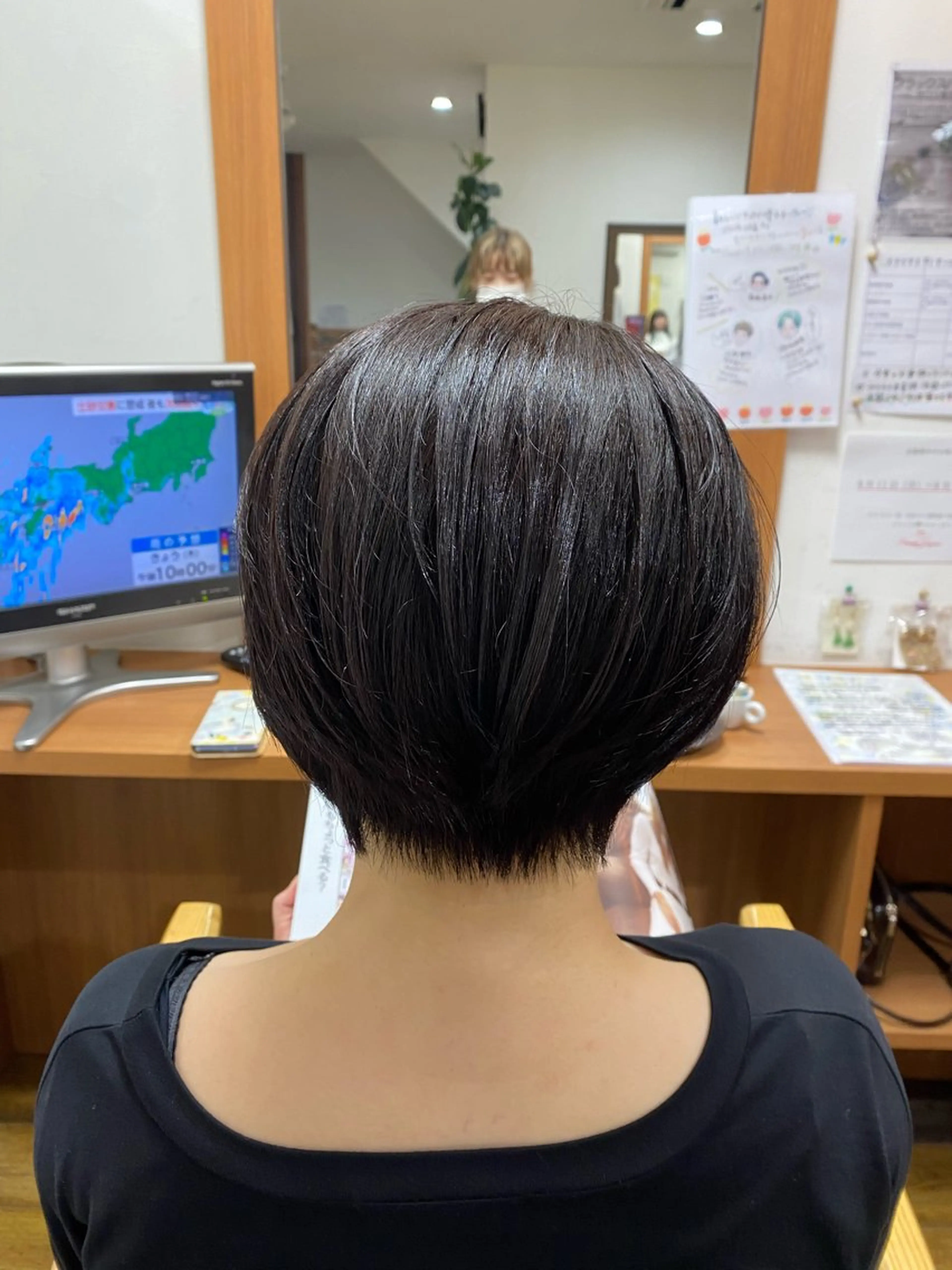 ショート カット 佐藤 葵のヘアスタイル