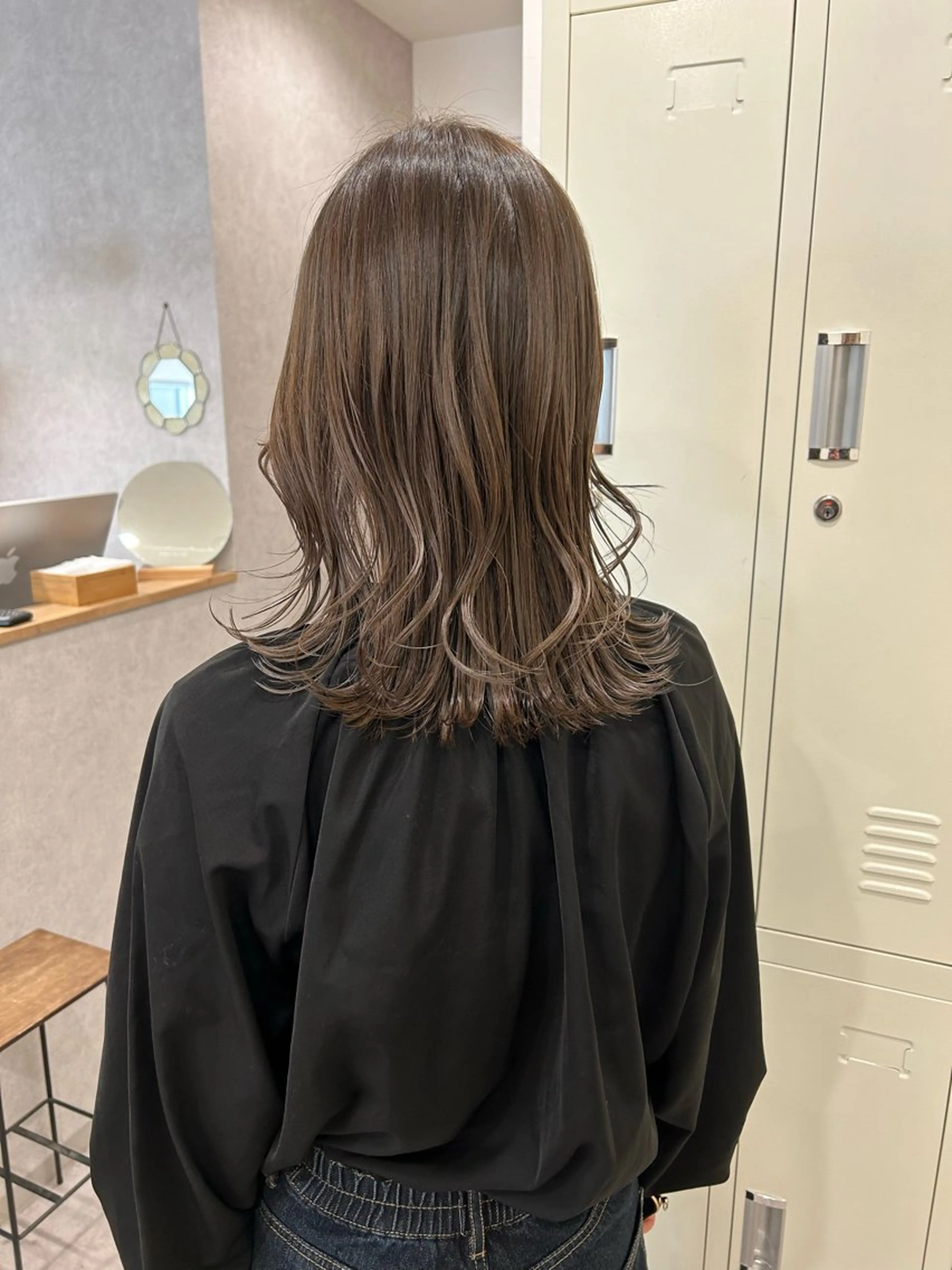 セミロング カラー ブリーチ 透明感カラー ダブルカラー グレージュ ミルクティーグレージュ カット ヘアカラー トリートメント ボブ/ハイトーン 福生Radix 下田のヘアスタイル