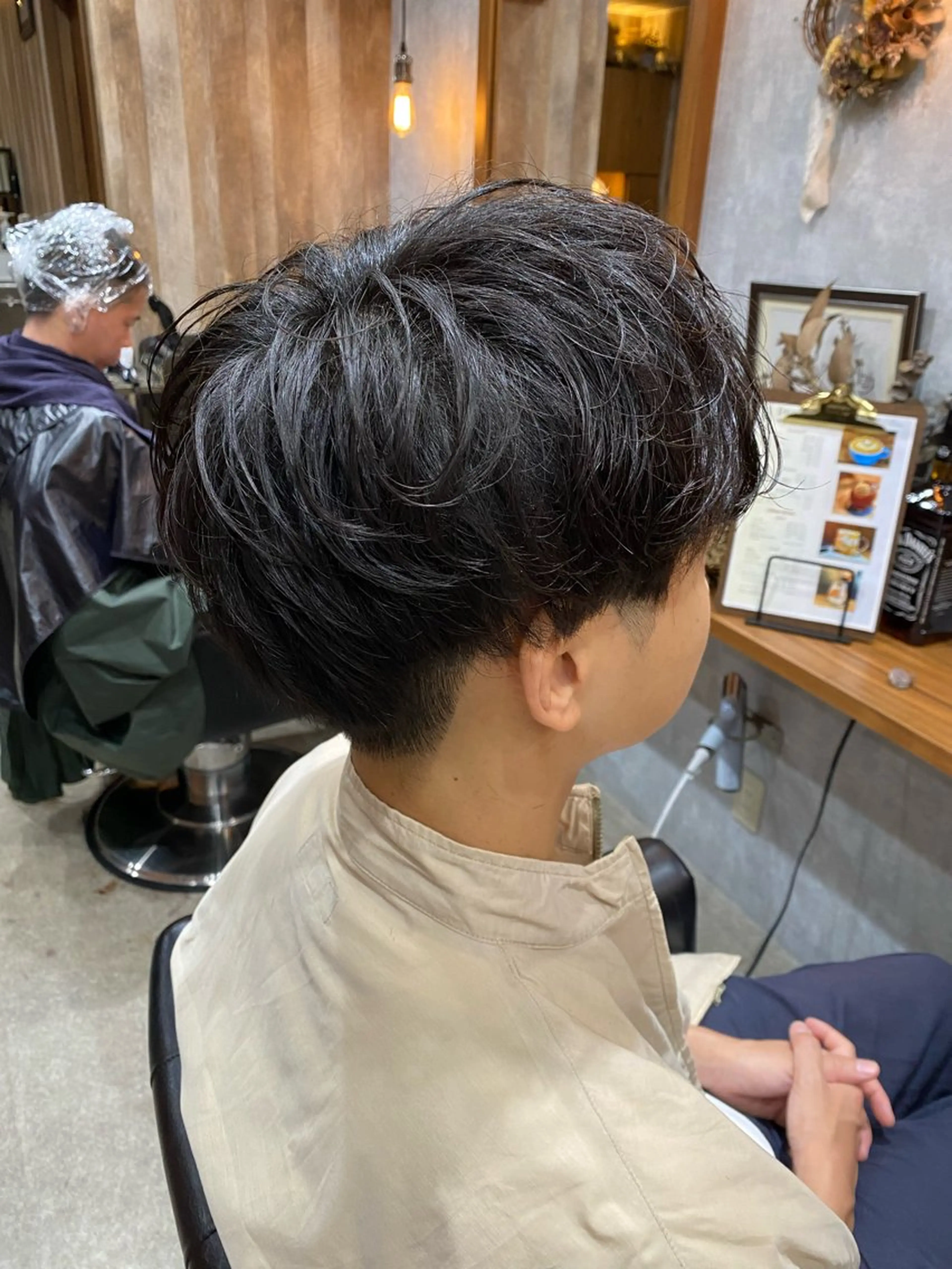 メンズ 今枝莉菜 上品なツヤカラーのヘアスタイル