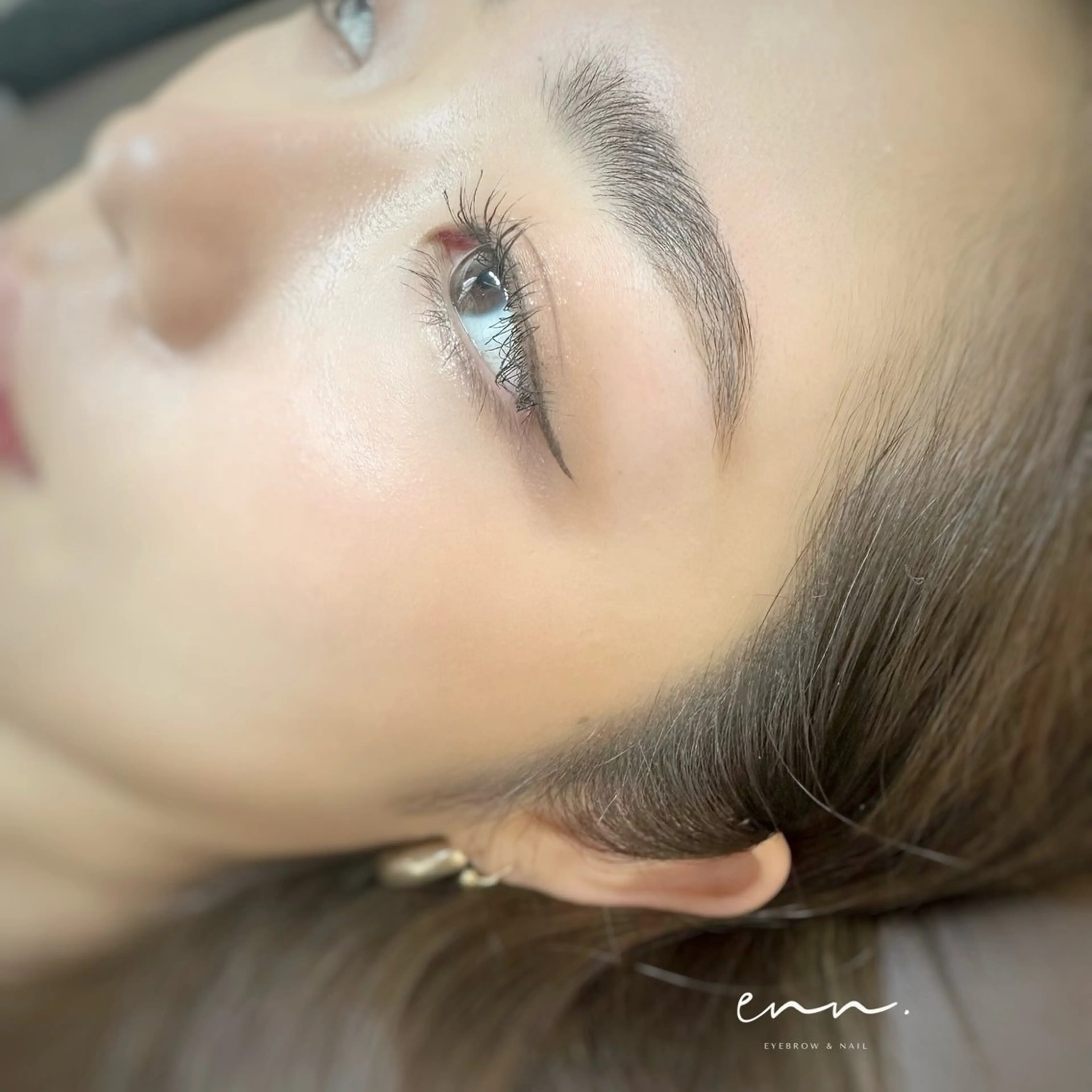 アイブロウ ハリウッドブロウリフト メンズアイブロウ ワックス脱毛 その他(アイブロウ) enn.《エンドット》所属・enn. 【眉毛/ネイル】のネイルデザイン