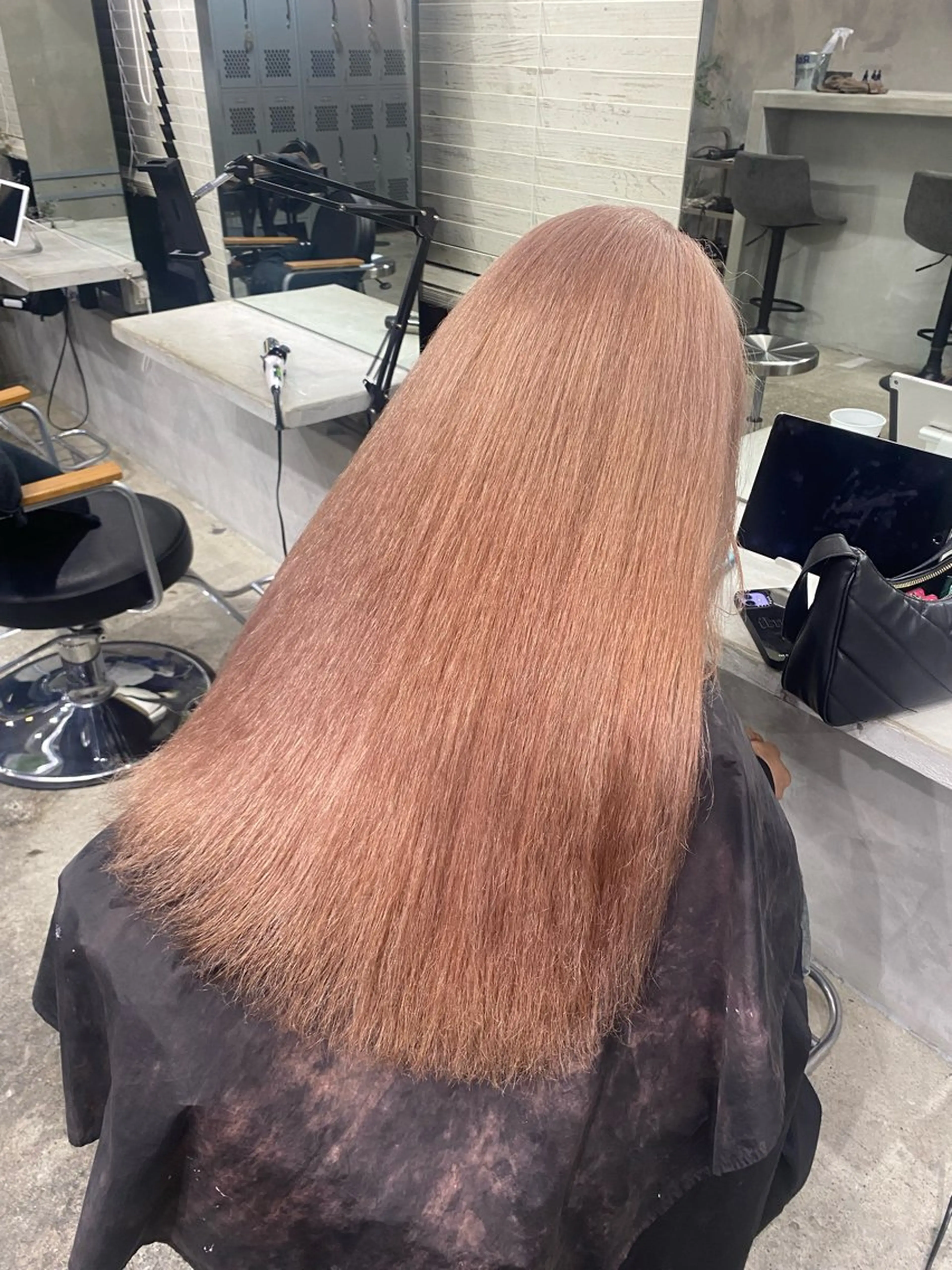 ロング カラー ベージュカラー ピンクカラー ピンクベージュ ヘアカラー トリートメント ハイトーン/ブリーチ MAYURI🌺横浜のヘアスタイル