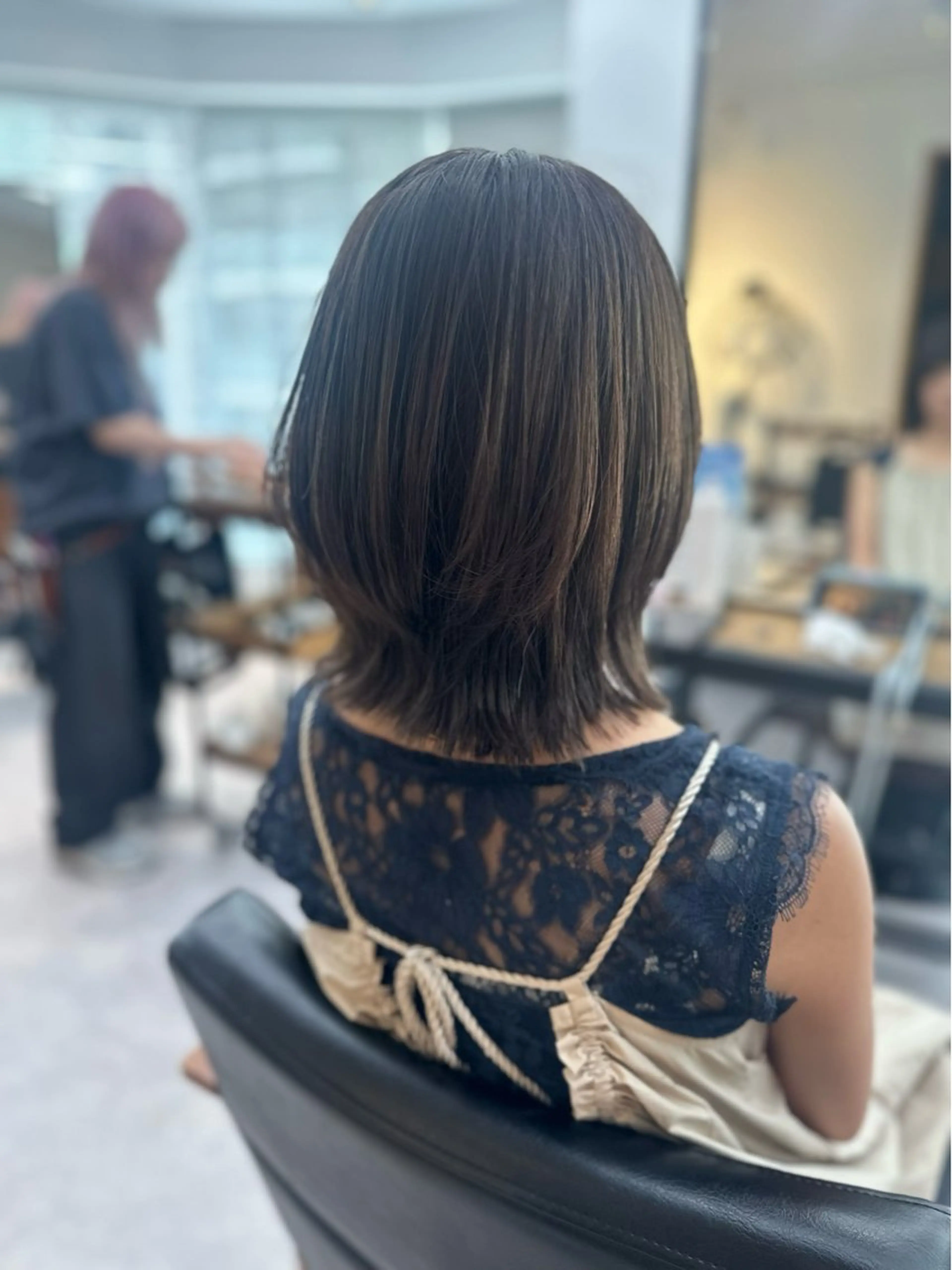 ミディアム カラー パーマ ヘアアレンジ メンズ キッズ レイヤーカット／顔周 りカット/縮毛矯正のヘアスタイル