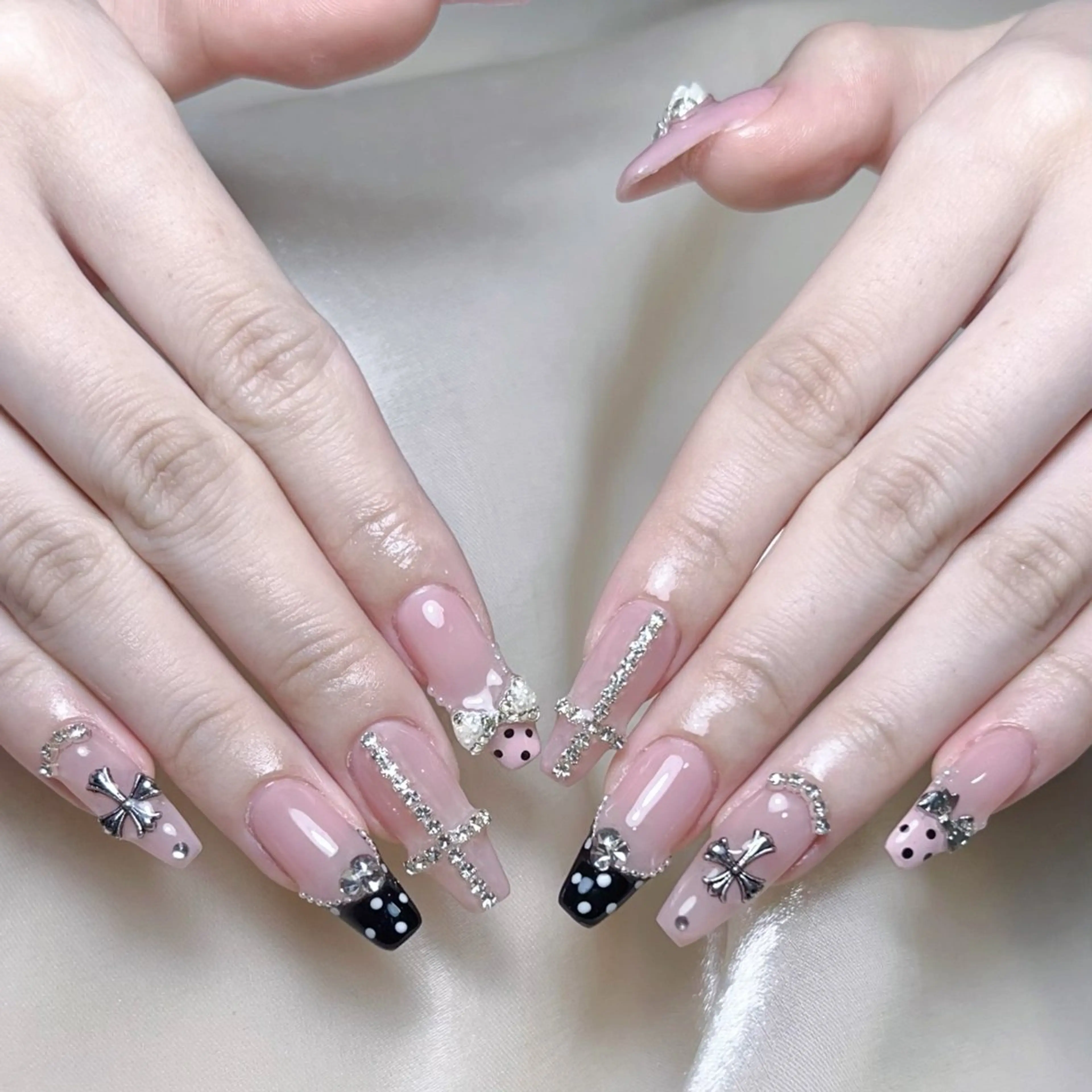 メンズ ネイル メンズ韓国風 アートネイル オーロラネイル ガーリー キラキラネイル ハンドネイル Nail salon 木にいるのネイルデザイン