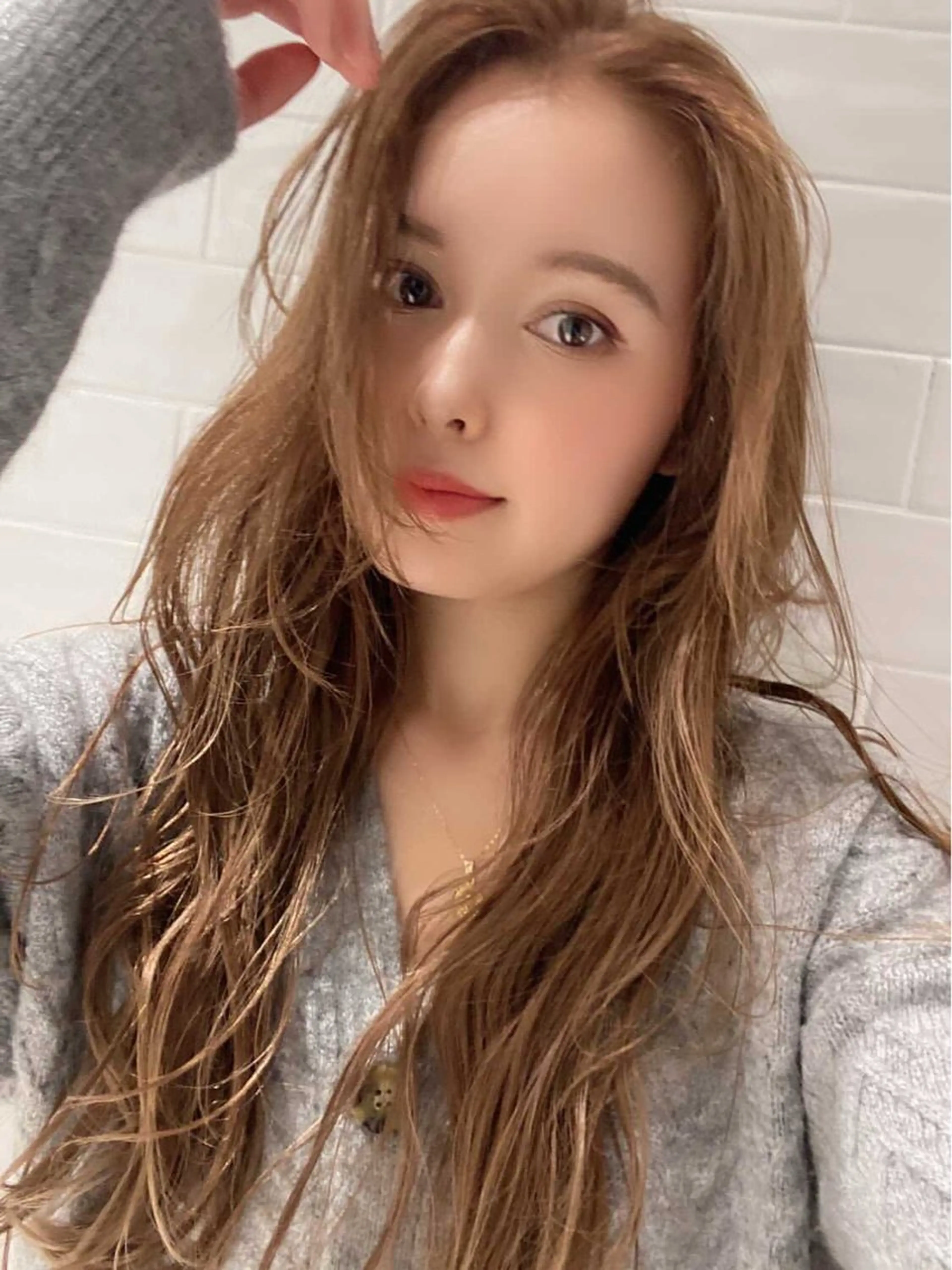 カラー 石井 潤のヘアスタイル