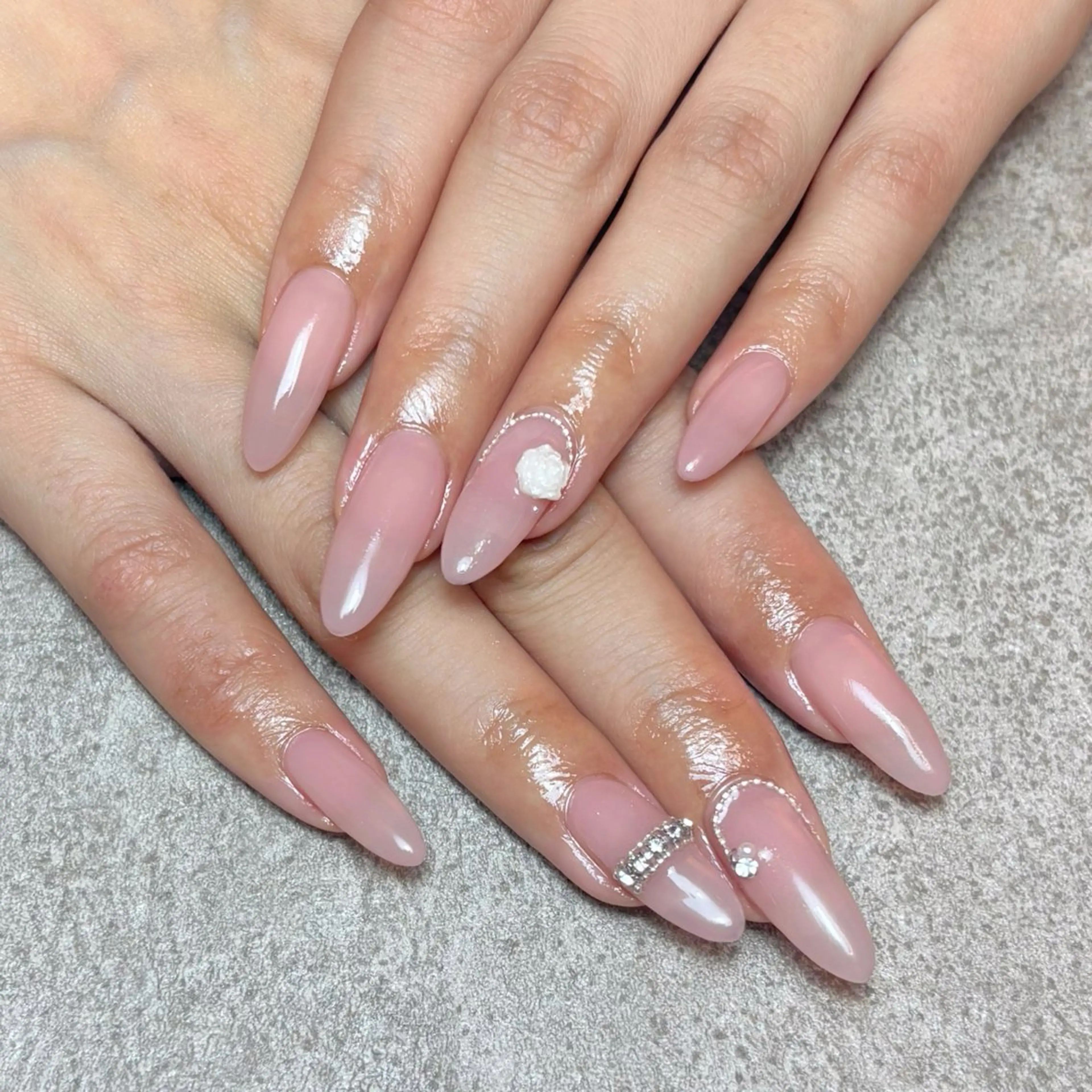 ネイル ハンドネイル nailroom DIASOMNIAのネイルデザイン