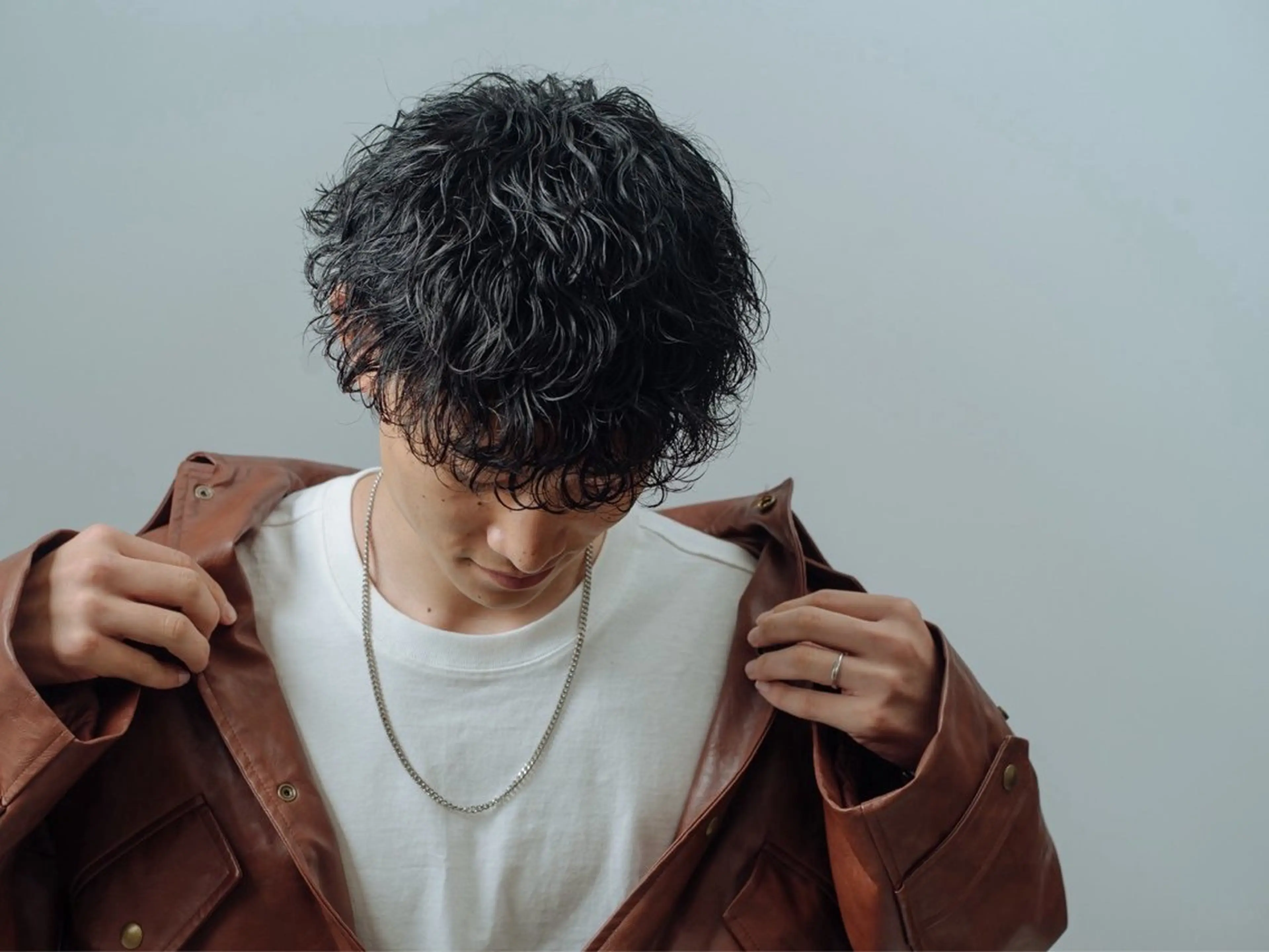 パーマ メンズ メンズパーマ 波巻きパーマ DAZZLE hair RUSH所属・波巻き得意 メンズ美容師/松井陸のヘアスタイル