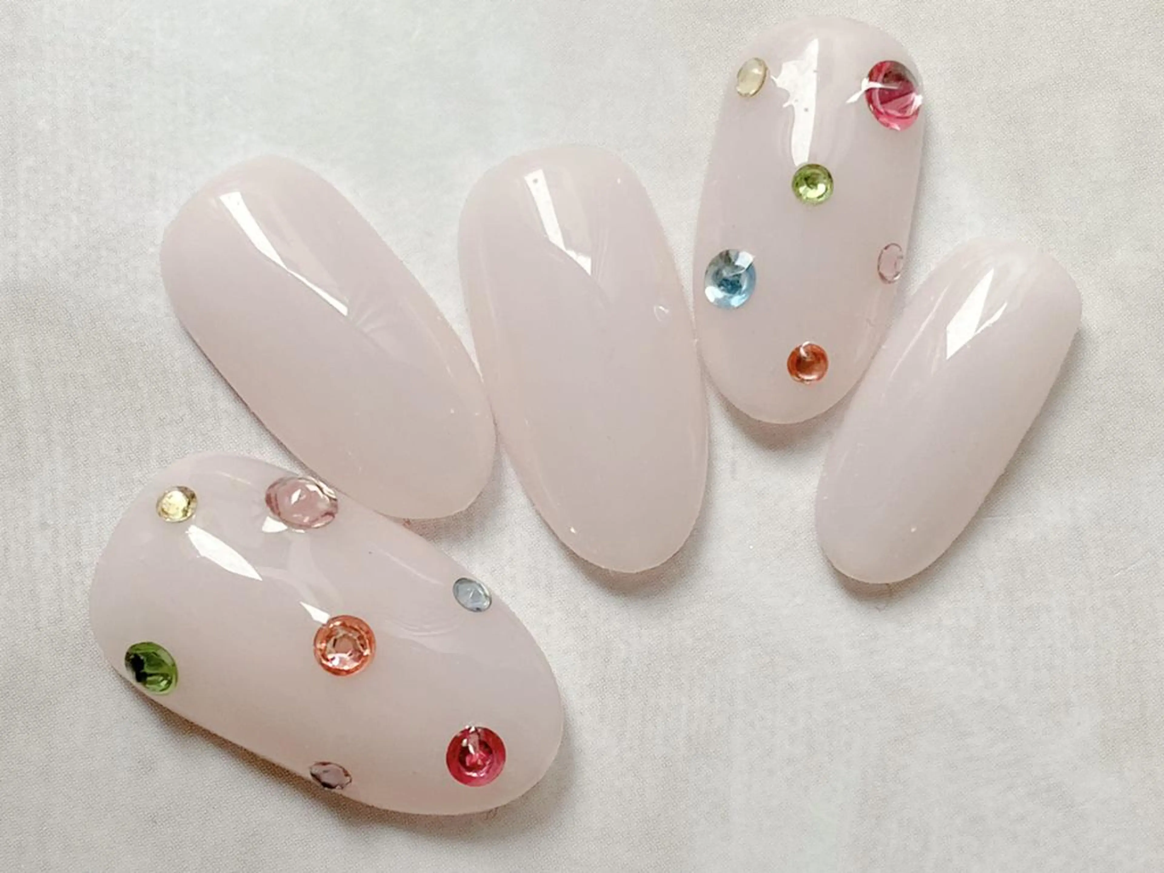 ミディアム Nagumo Mのネイルデザイン