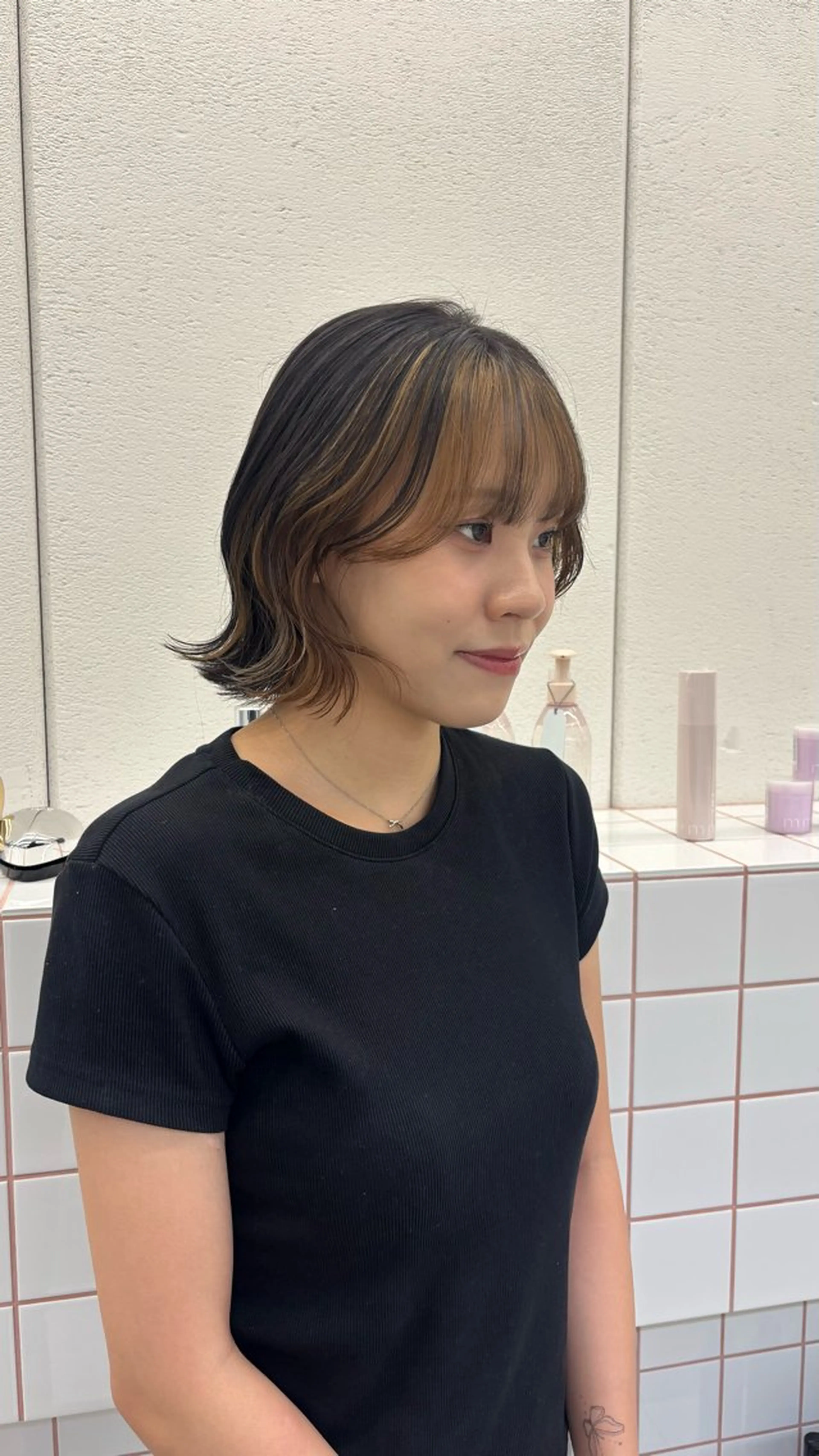 カラー Asumi/丸の内 /ブリーチ/花屋併設のヘアスタイル