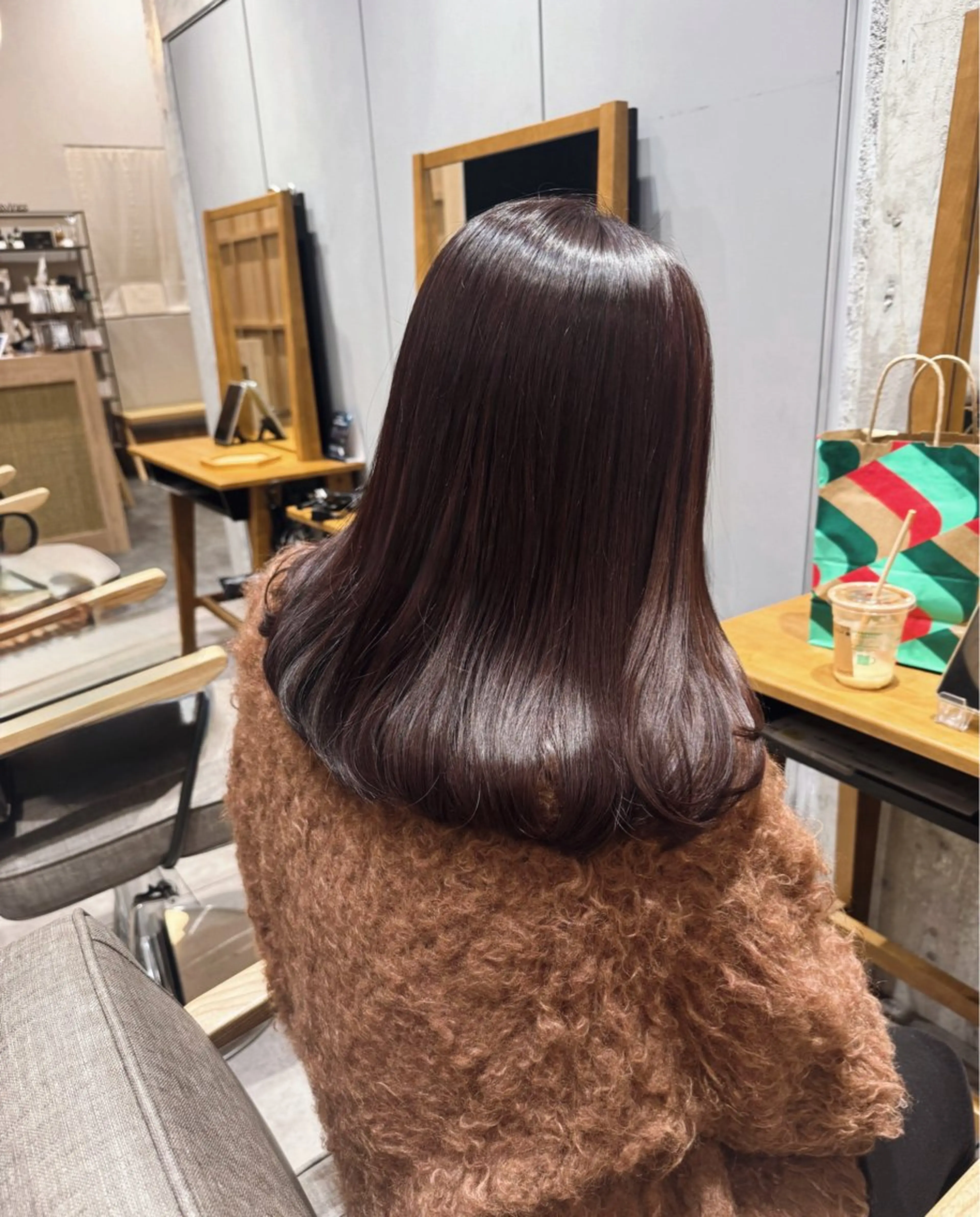 ミディアム カラー ヘアアレンジ mina 🐈‍⬛ ラフな似合わせヘアのヘアスタイル