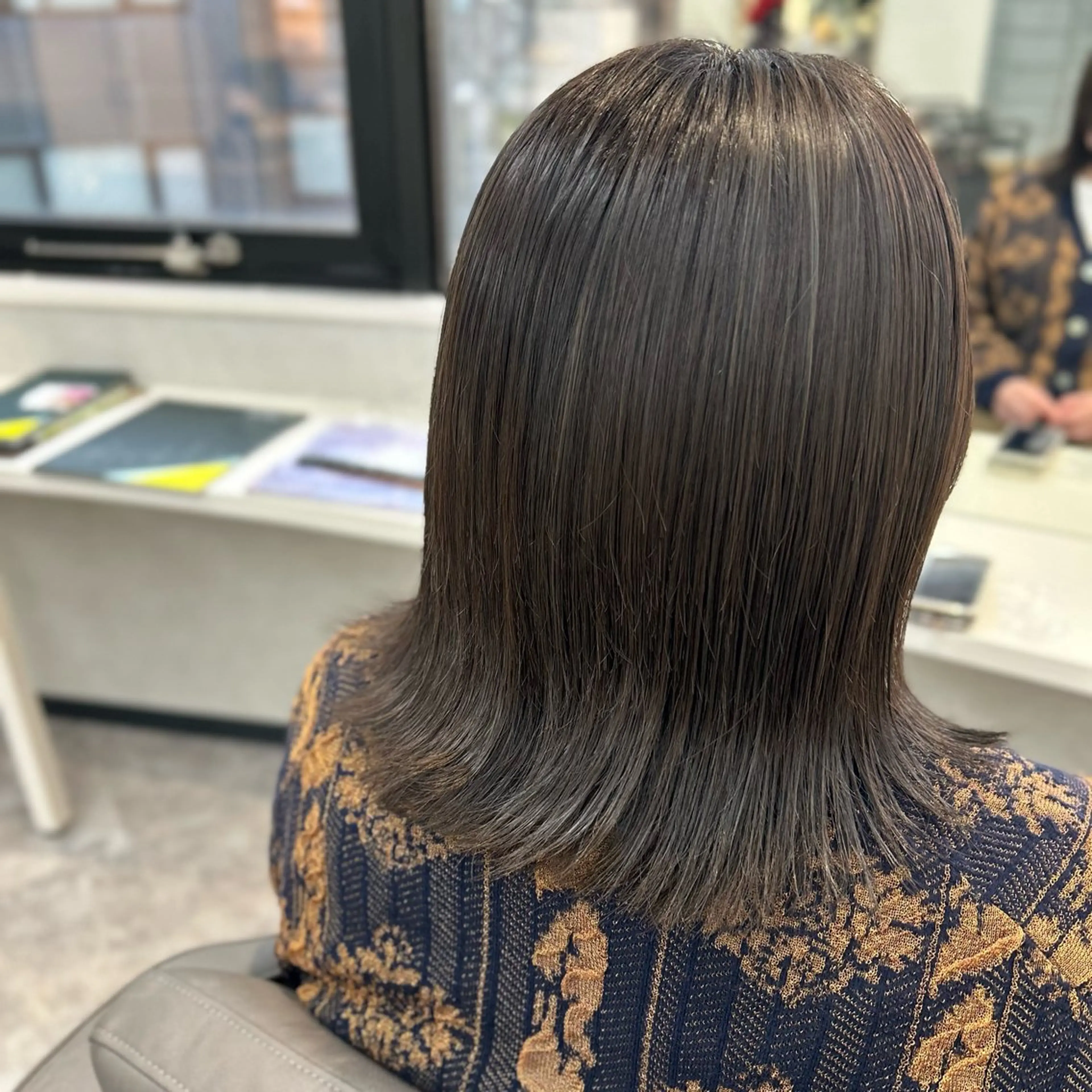 ミディアム ボブ 外ハネヘア カット 荻野 晴香のヘアスタイル