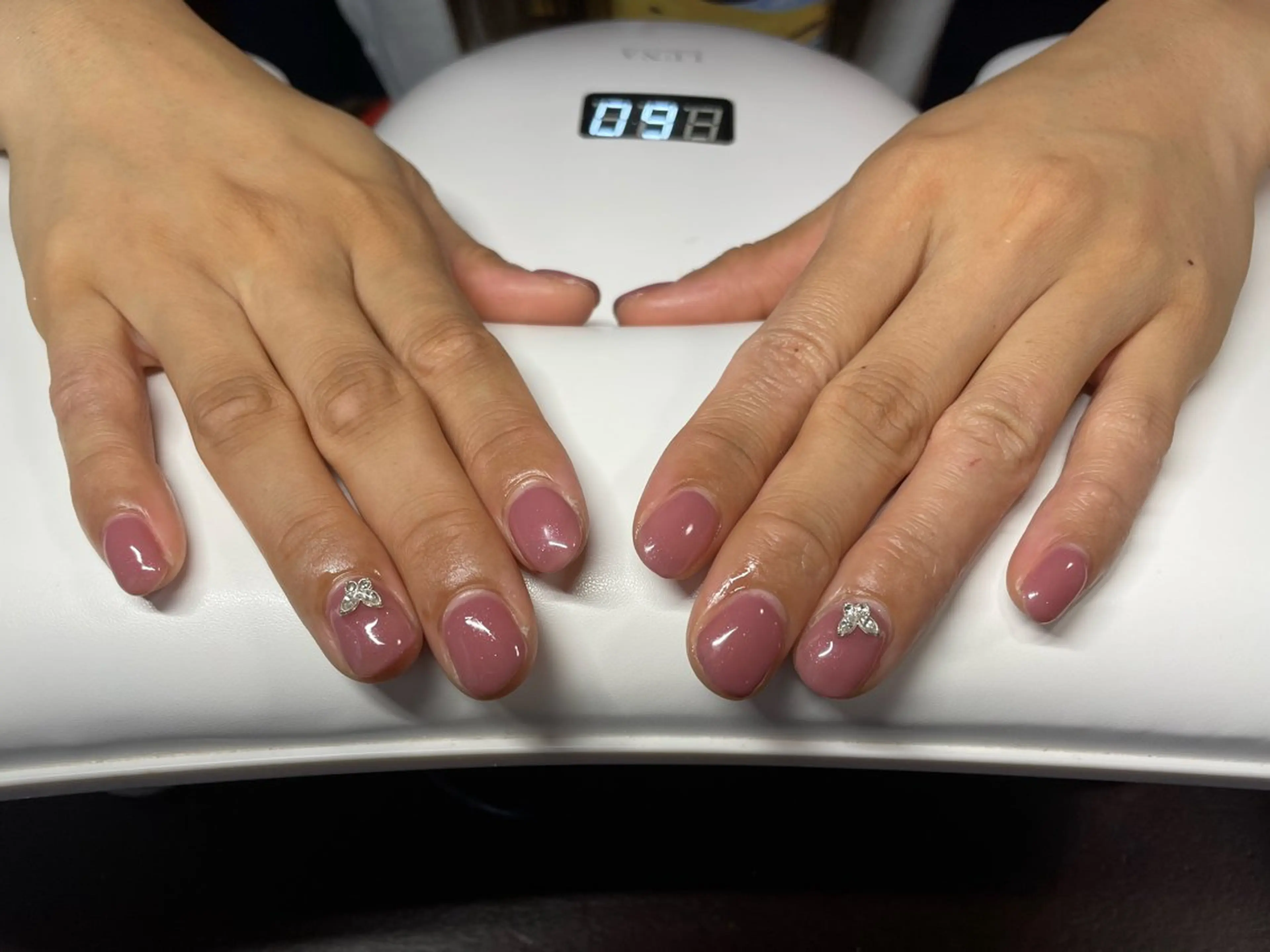 ネイル ワンカラーネイル ハンドネイル Charlot Nail Salonのネイルデザイン