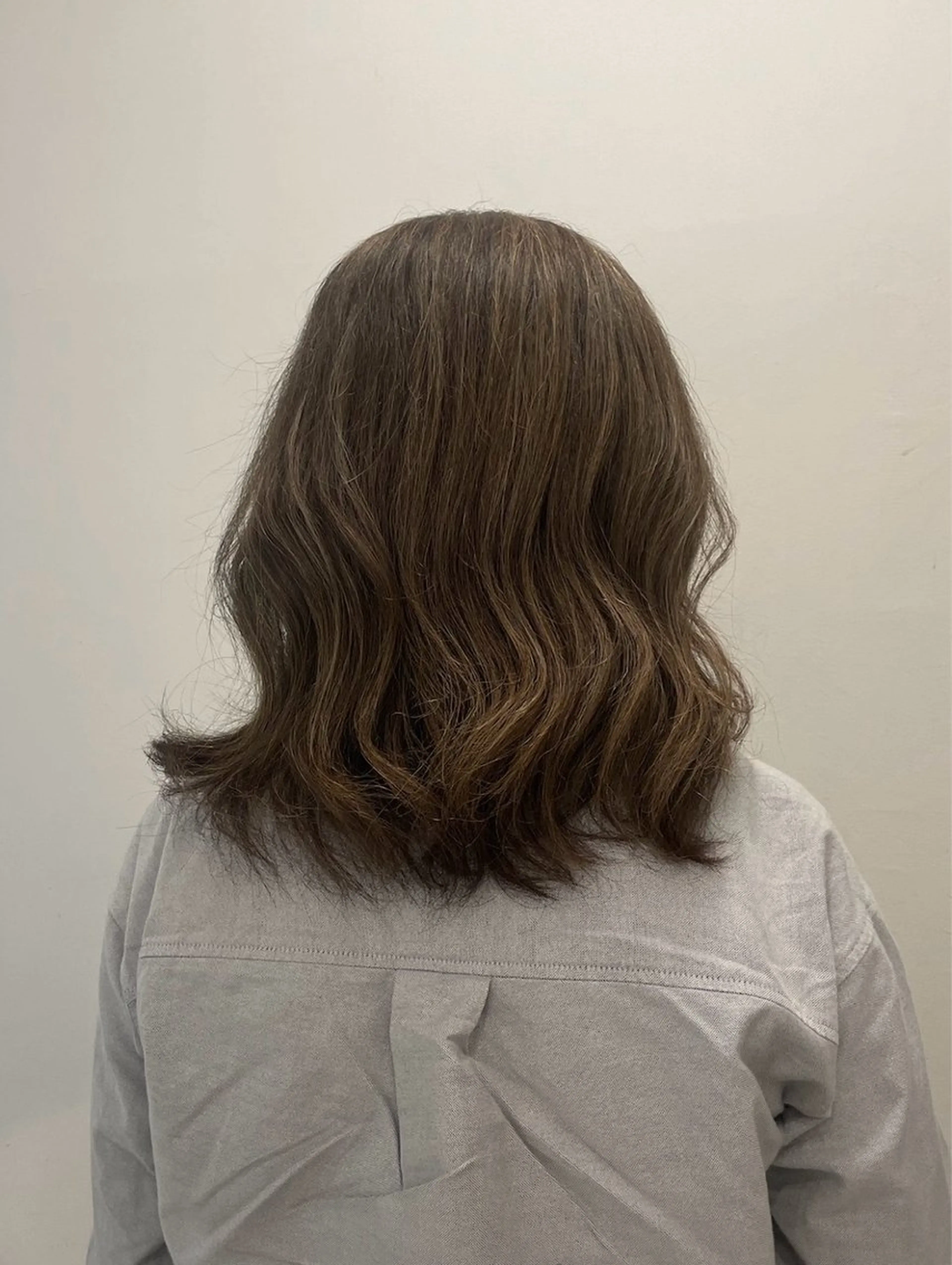 ミディアム ヘアカラー 🎨透明感カラー/ ハイライト/近藤怜那のヘアスタイル