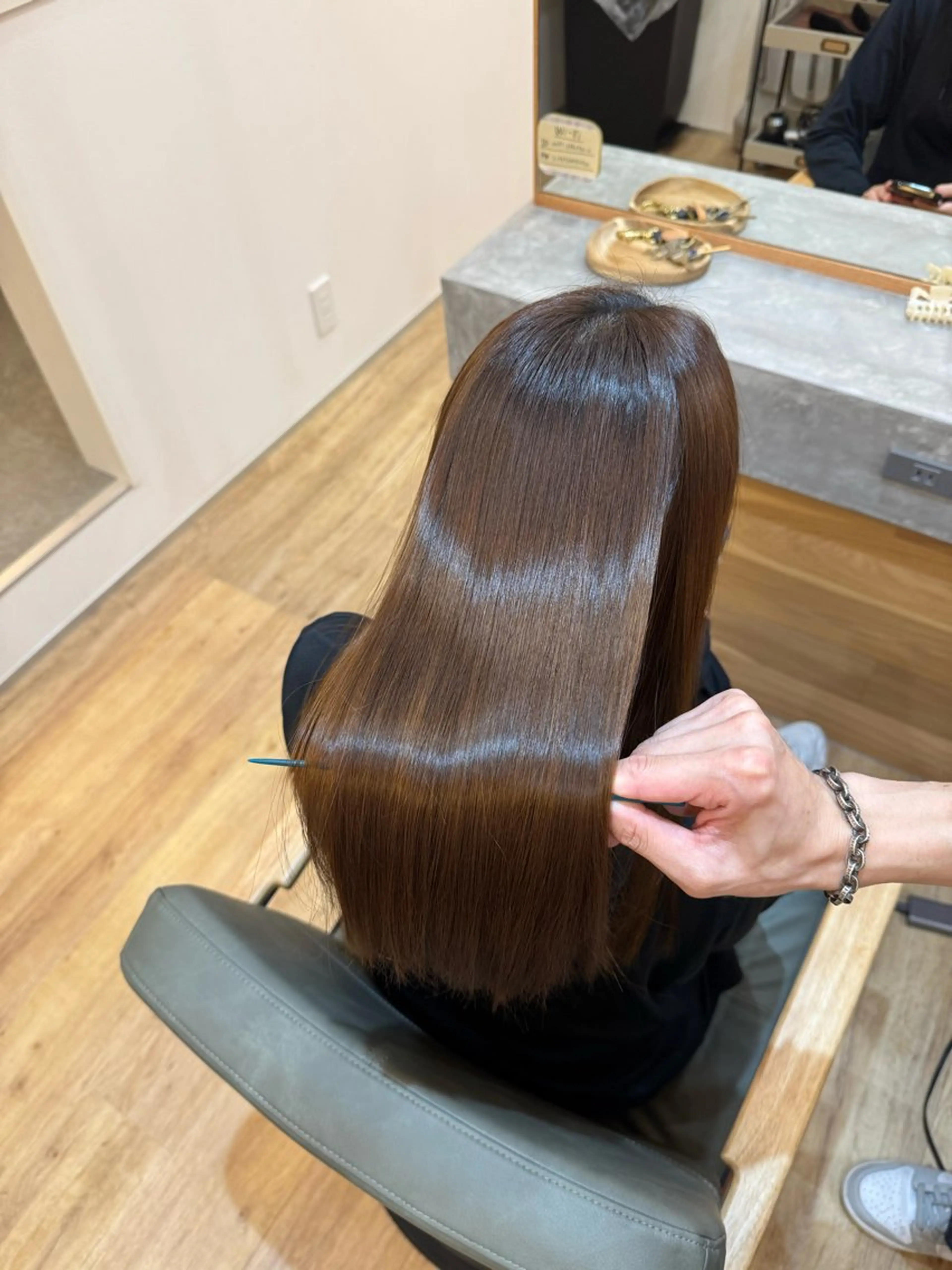 ロング 縮毛矯正 藤原 凌兵のヘアスタイル