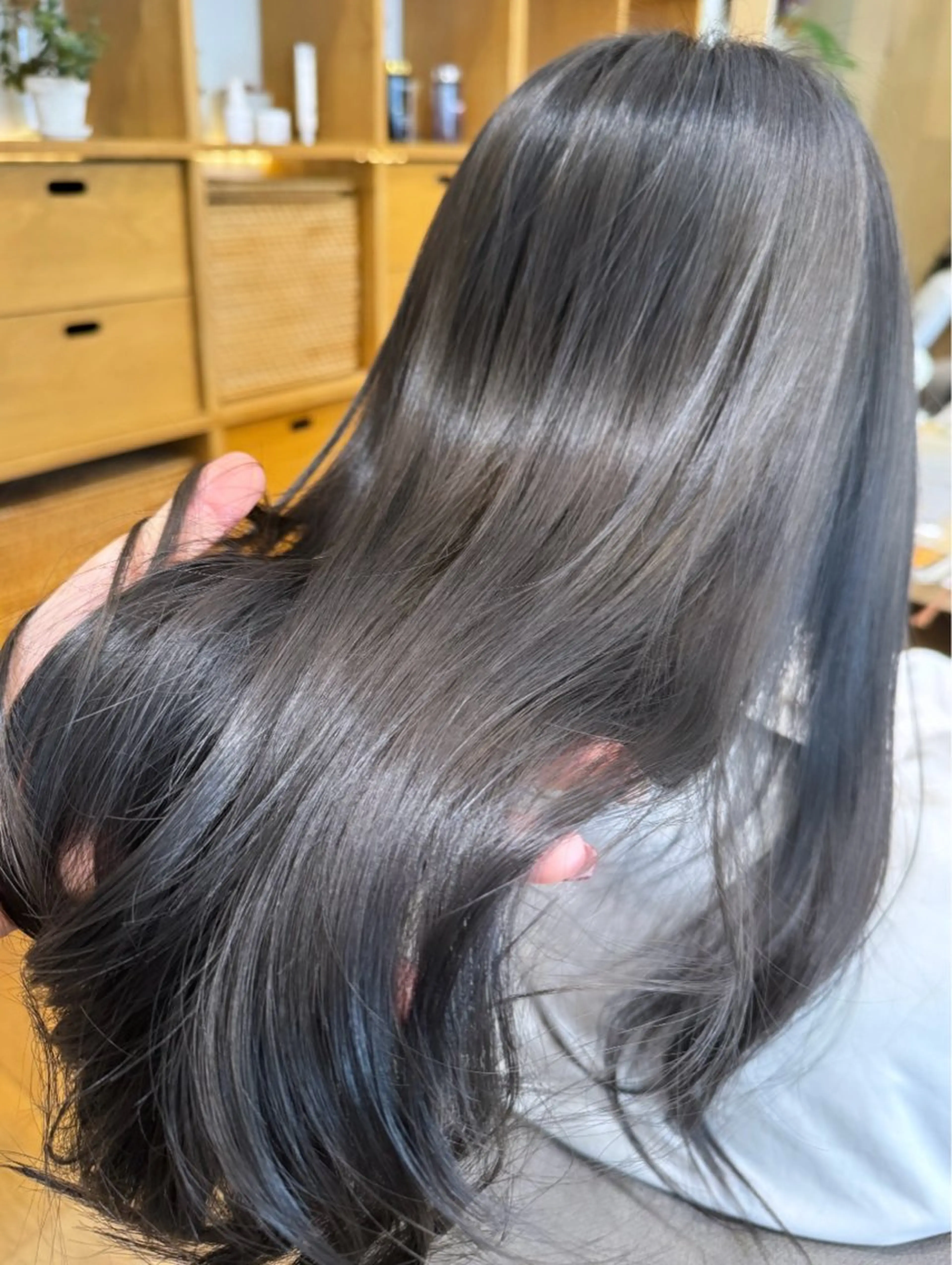 カラー 市吉 杏奈のヘアスタイル