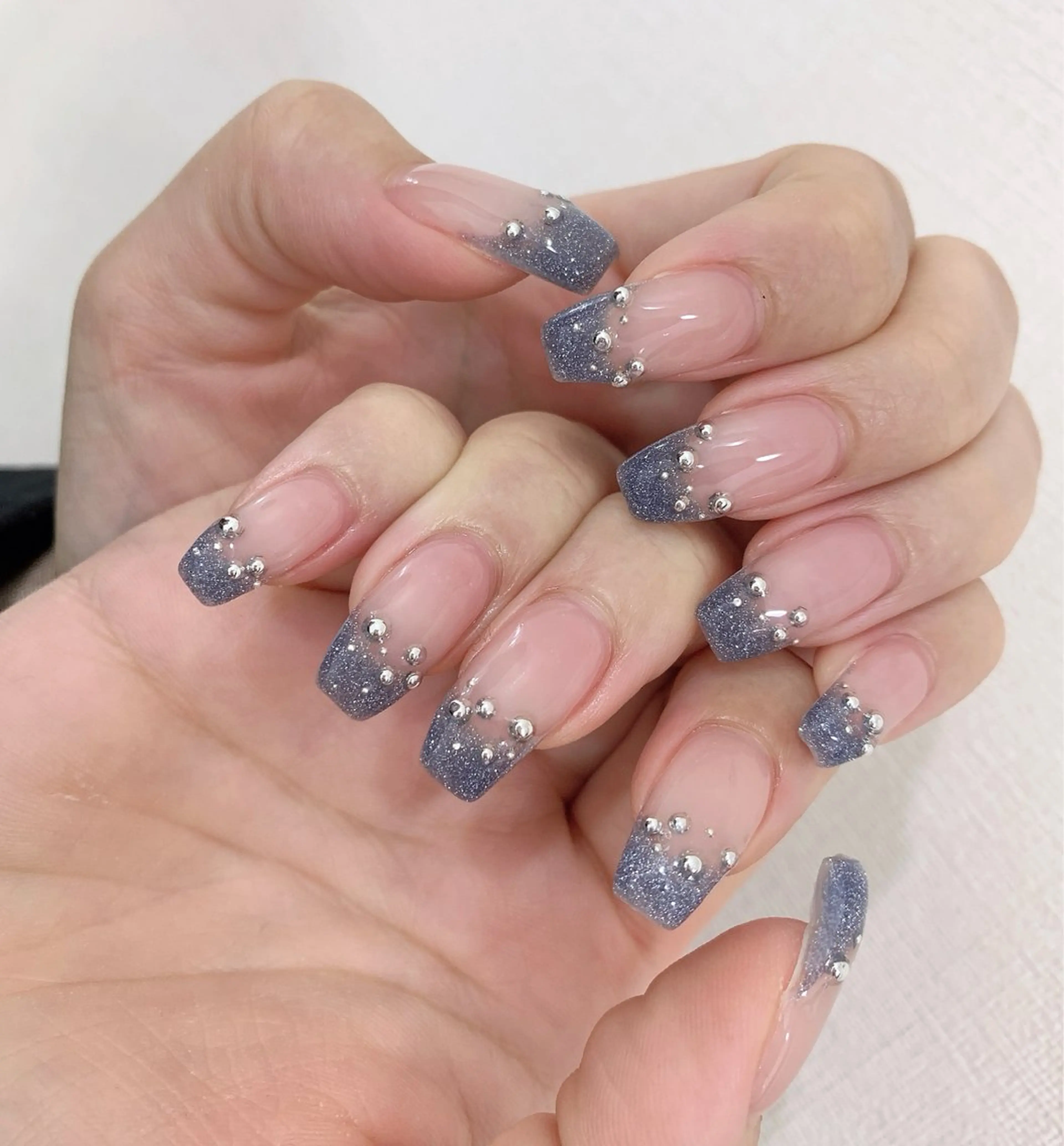 ネイル フレンチネイル キラキラネイル マグネットネイル 春ネイル ワンホンネイル ハンドネイル Rainbow Nailのネイルデザイン