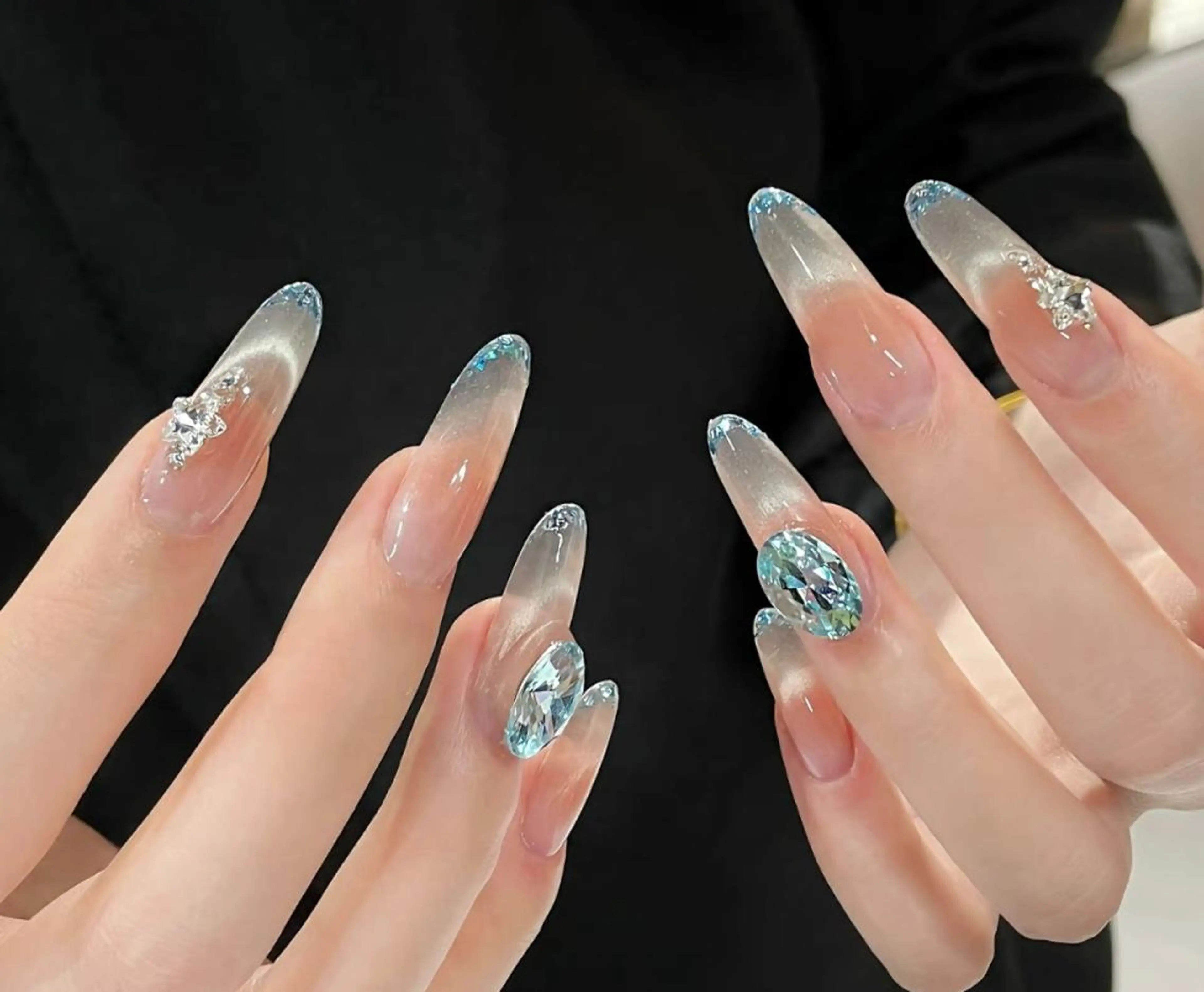 ネイル ハンドネイル 🎀 Ayaka_nailのネイルデザイン