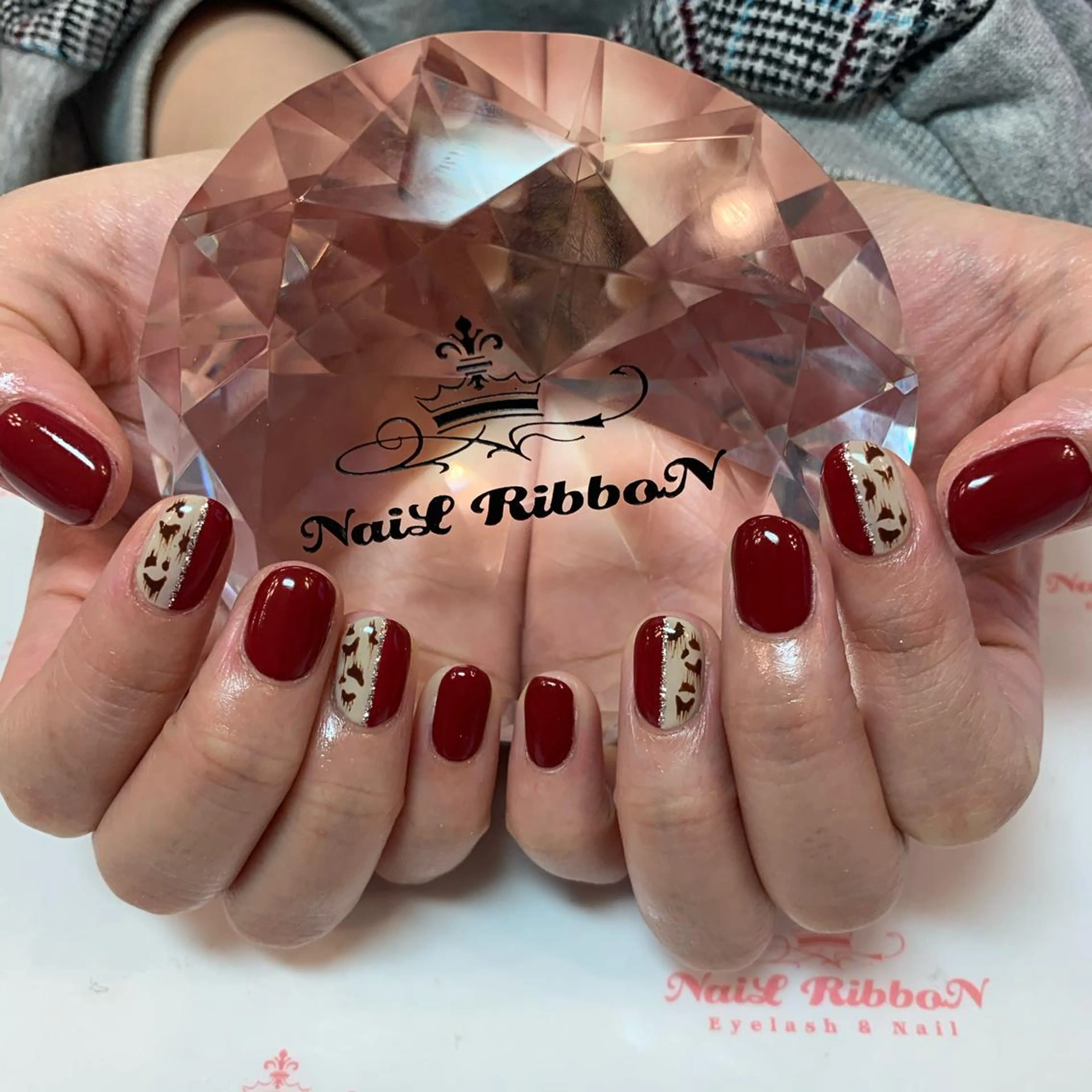 ネイル ネイルリボン 受付スタッフのネイルデザイン
