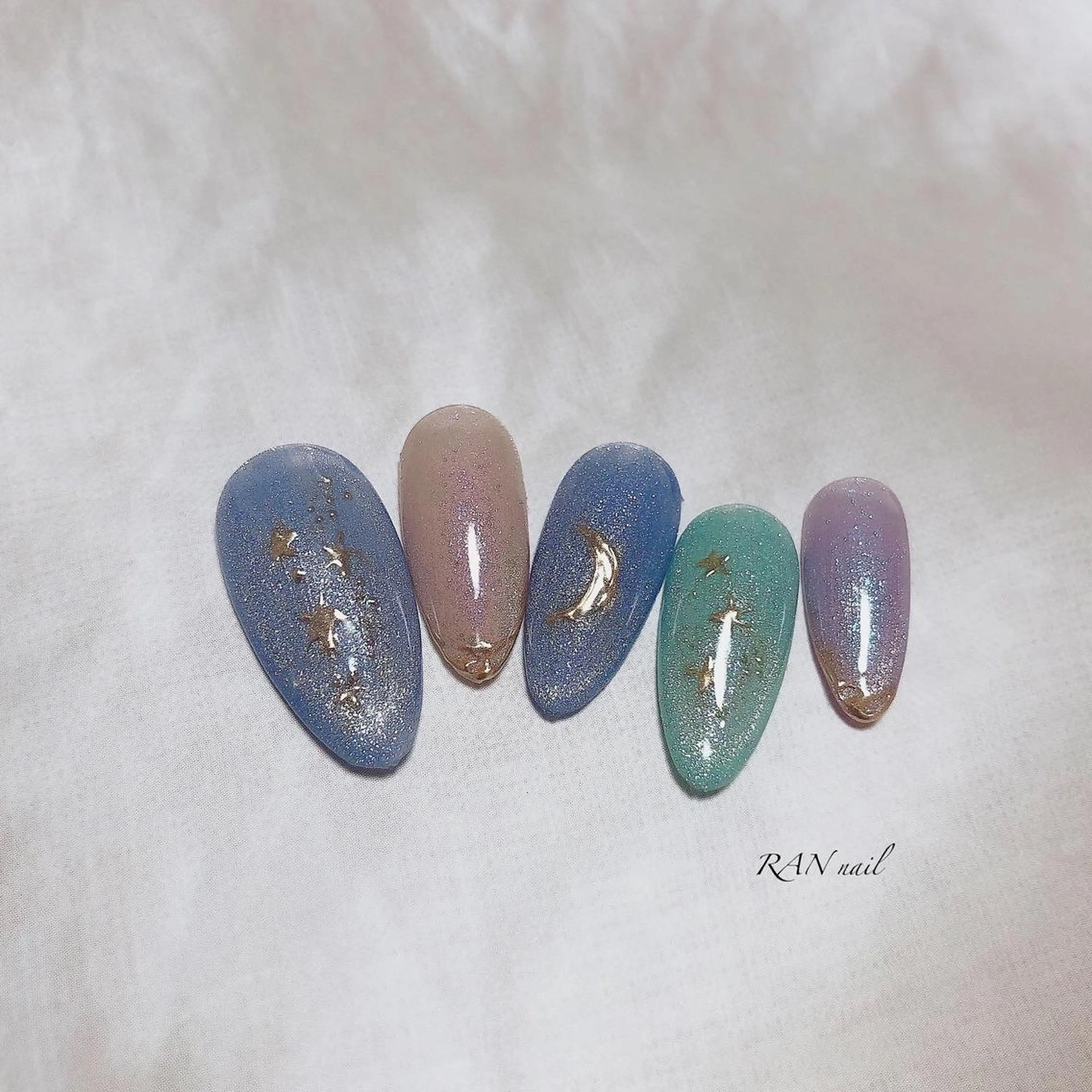 ネイル ブルー ジェルネイル グリーン キラキラネイル マグネットネイル RAN nailのネイルデザイン