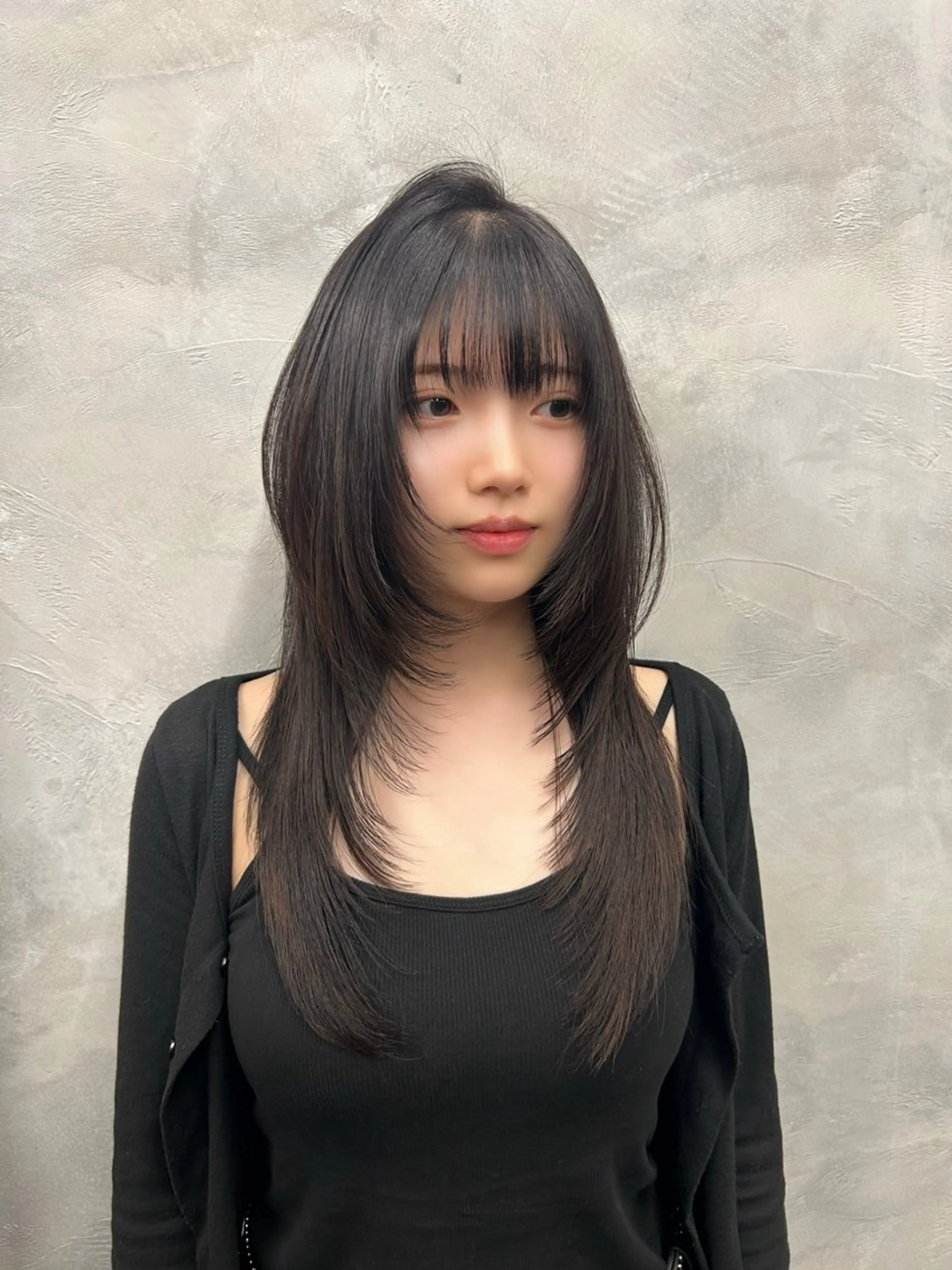 ロング カット 松川ヒナ｜韓国レイヤ /耳つぼジュエリーのヘアスタイル