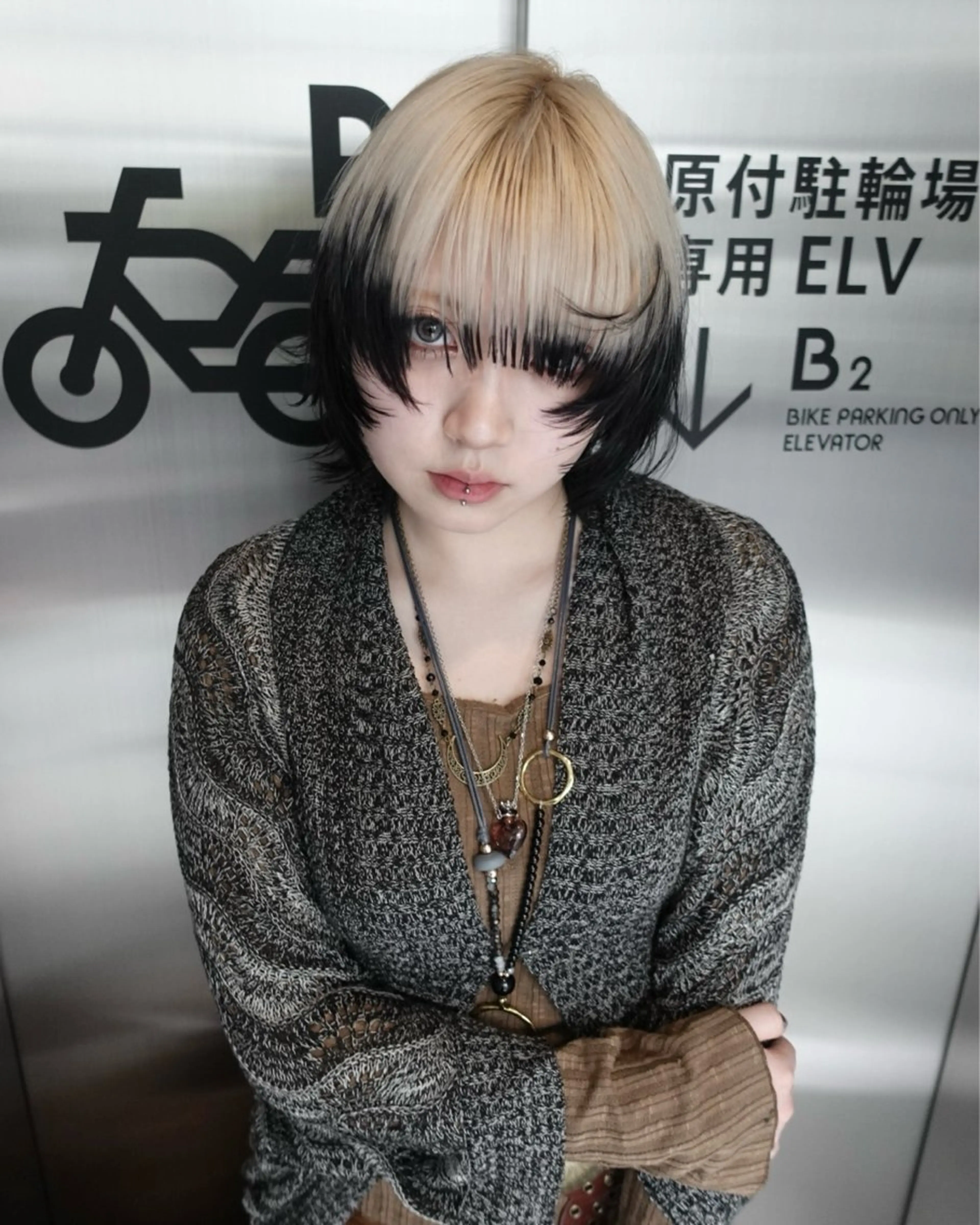 🍃ルーツカラー【ケアブリーチ有】🍃+最高級トリートメント/¥14,355の写真