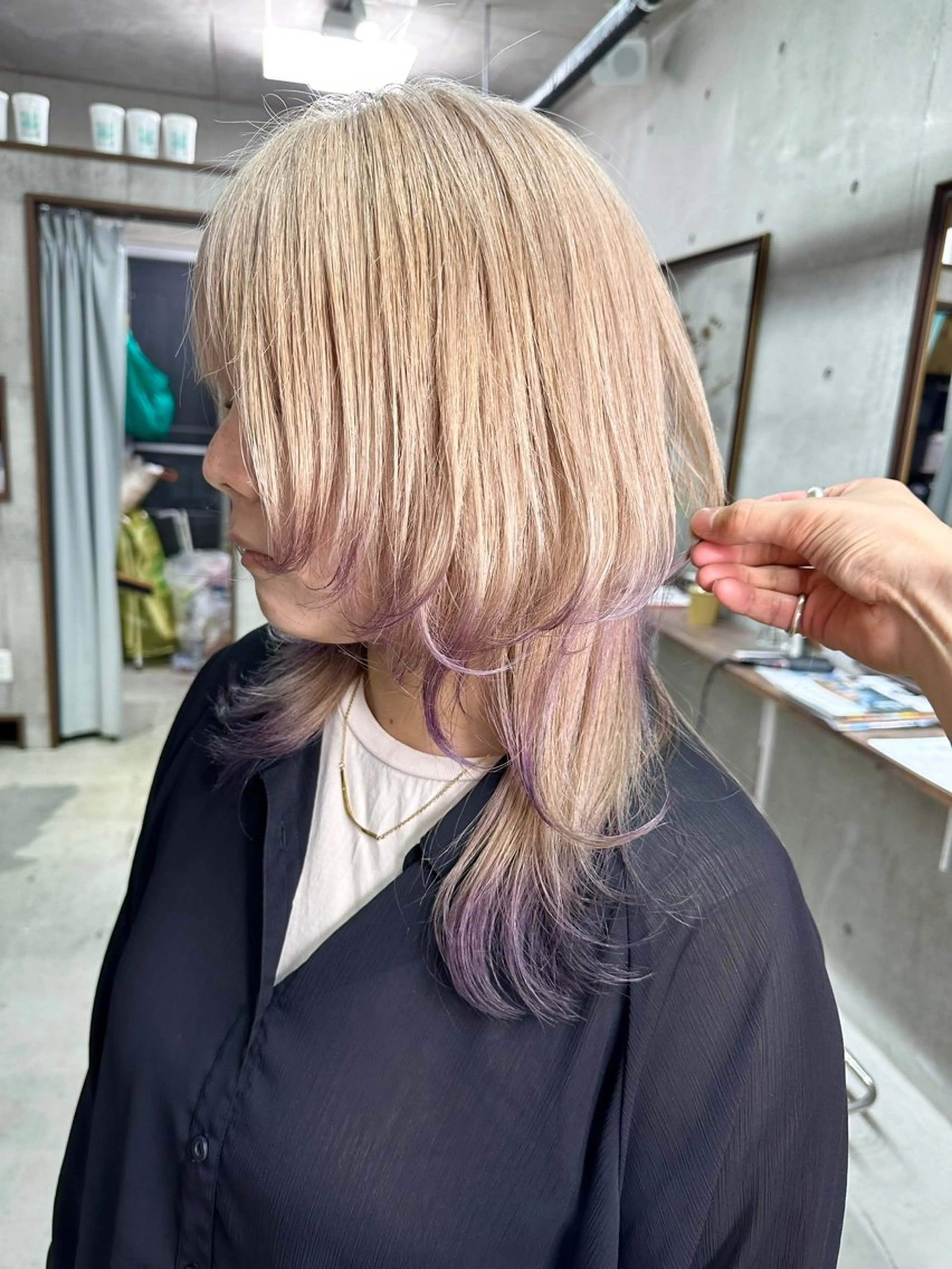 ミディアム カラー デザインカラー ラベンダーカラー ウルフカット カット ヘアカラー 名古屋のピンク好き かずくん🦩のヘアスタイル