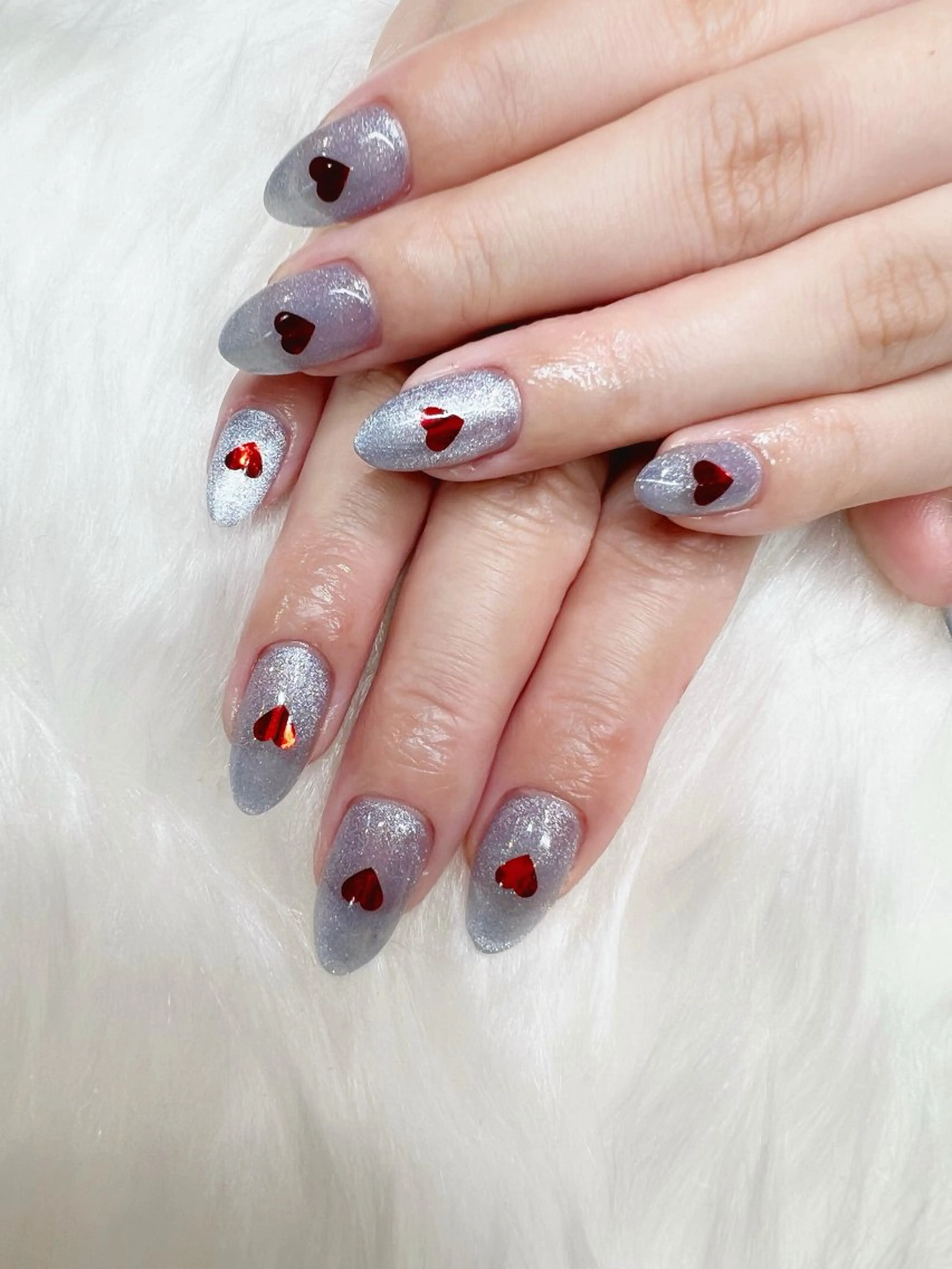 ネイル ハート ホログラムネイル マグネットネイル ハンドネイル glow_ nailのネイルデザイン