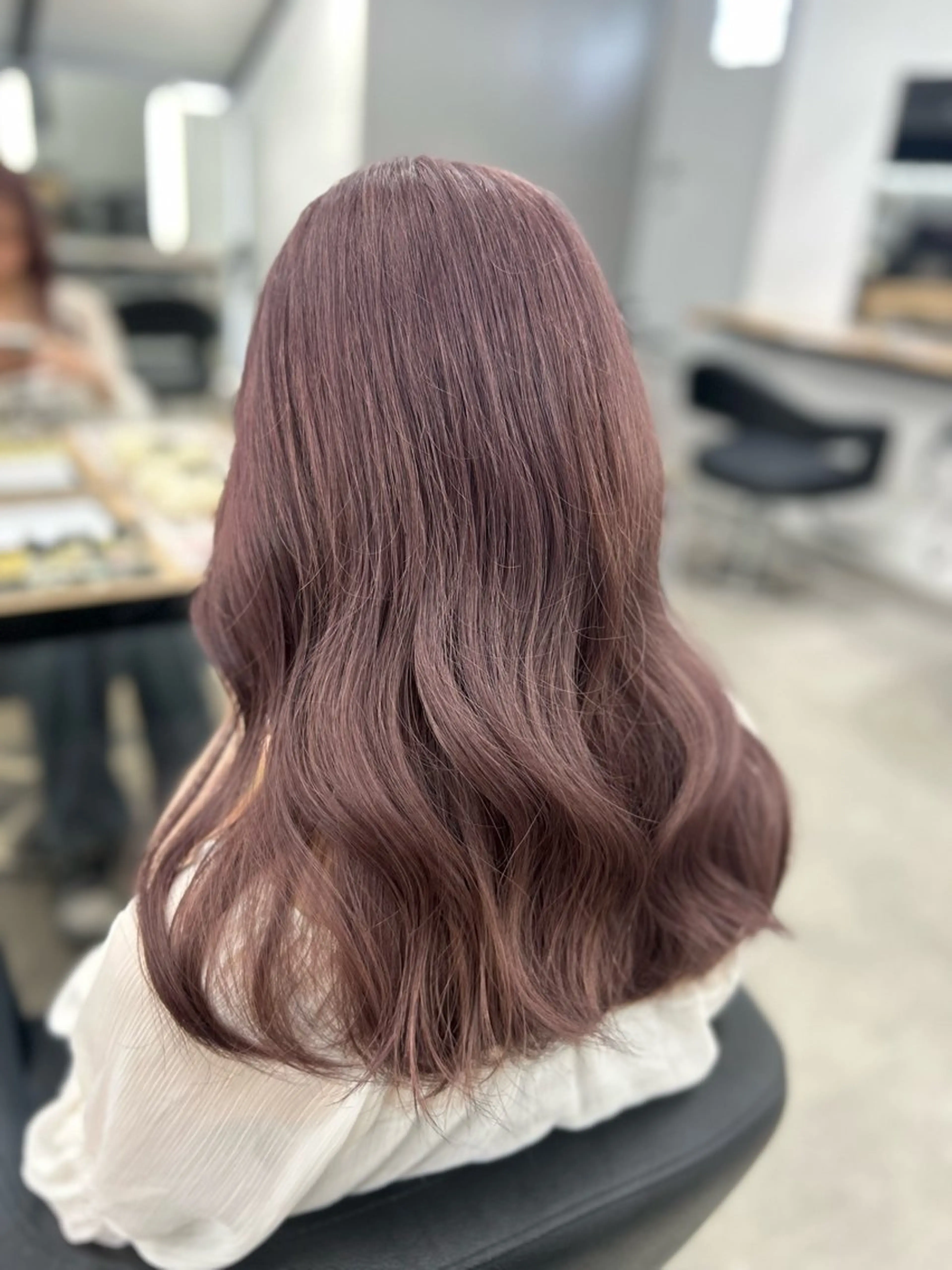ロング カラー ヘアカラー トリートメント ヘッドスパ ヘアセット YUKA🤍ベージュ /ミルクティーのヘアスタイル