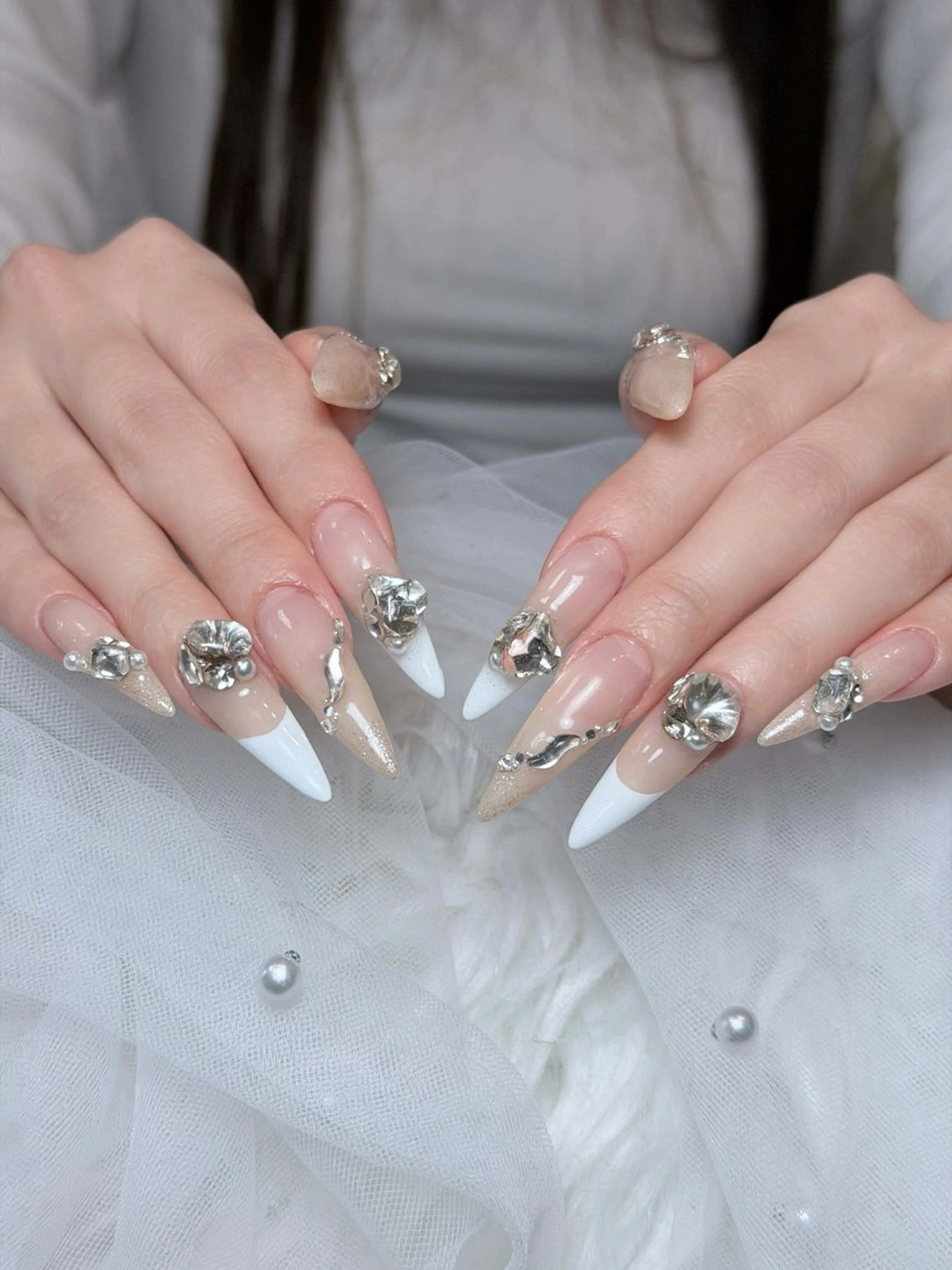 ネイル オーロラネイル ボルドー ブラウン 氷ネイル・うるうるネイル キラキラネイル ハンドネイル Julli NailStudioのネイルデザイン