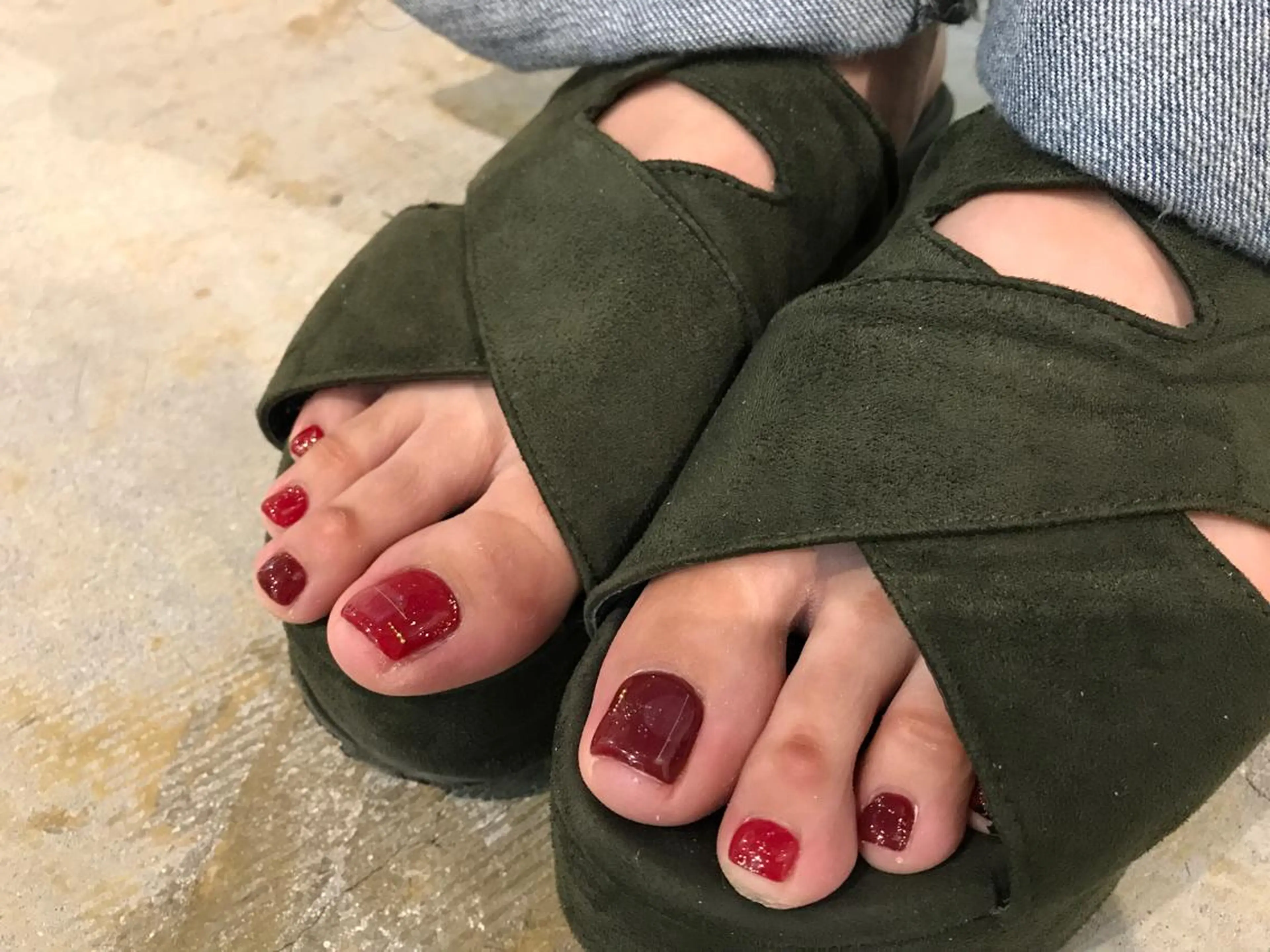 ネイル ボルドー フットネイル ニュアンスネイル NARUMI HYODOのネイルデザイン