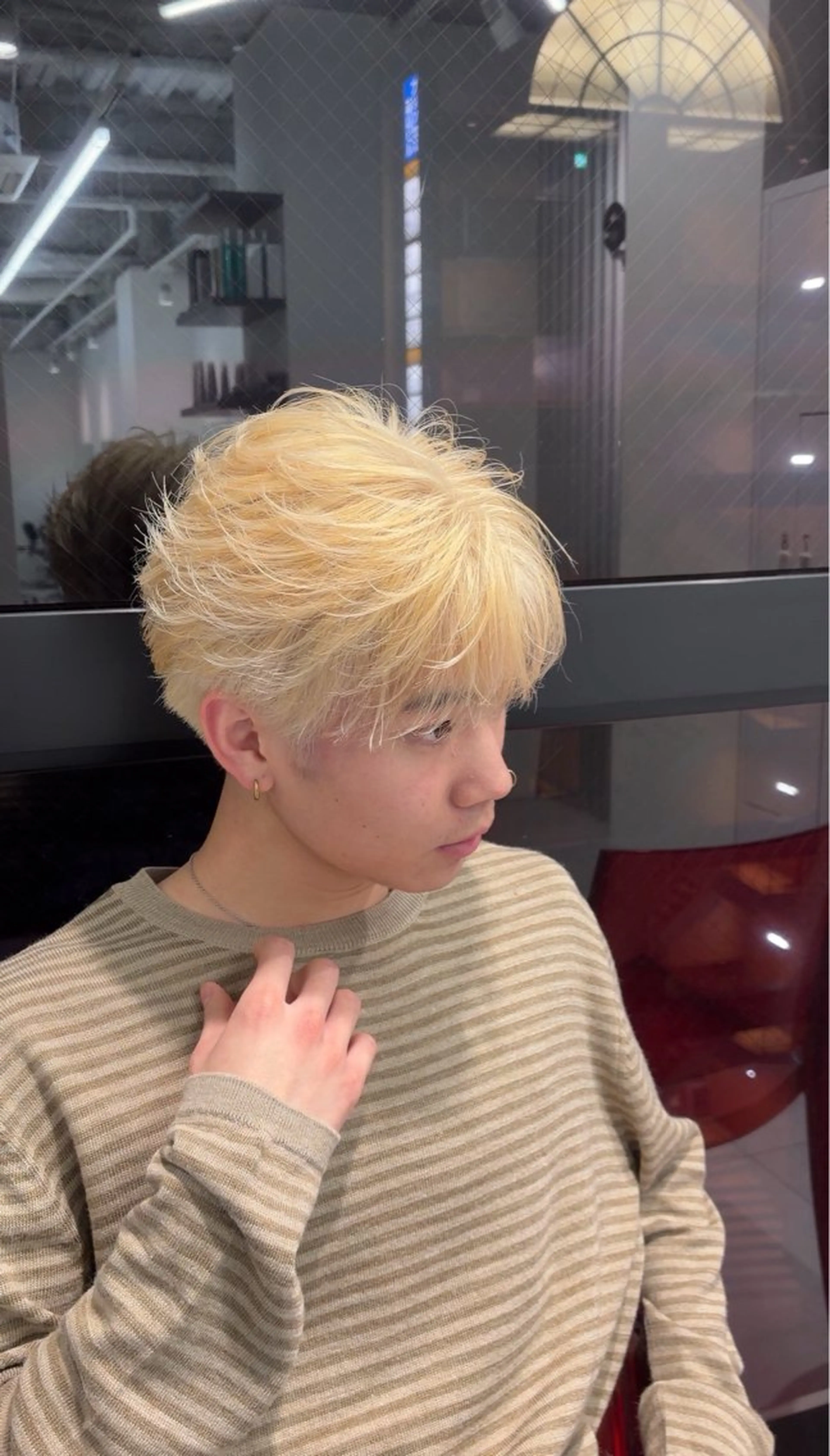 ショート カラー メンズ ブロンド ショートヘア 佐々木 輝のヘアスタイル