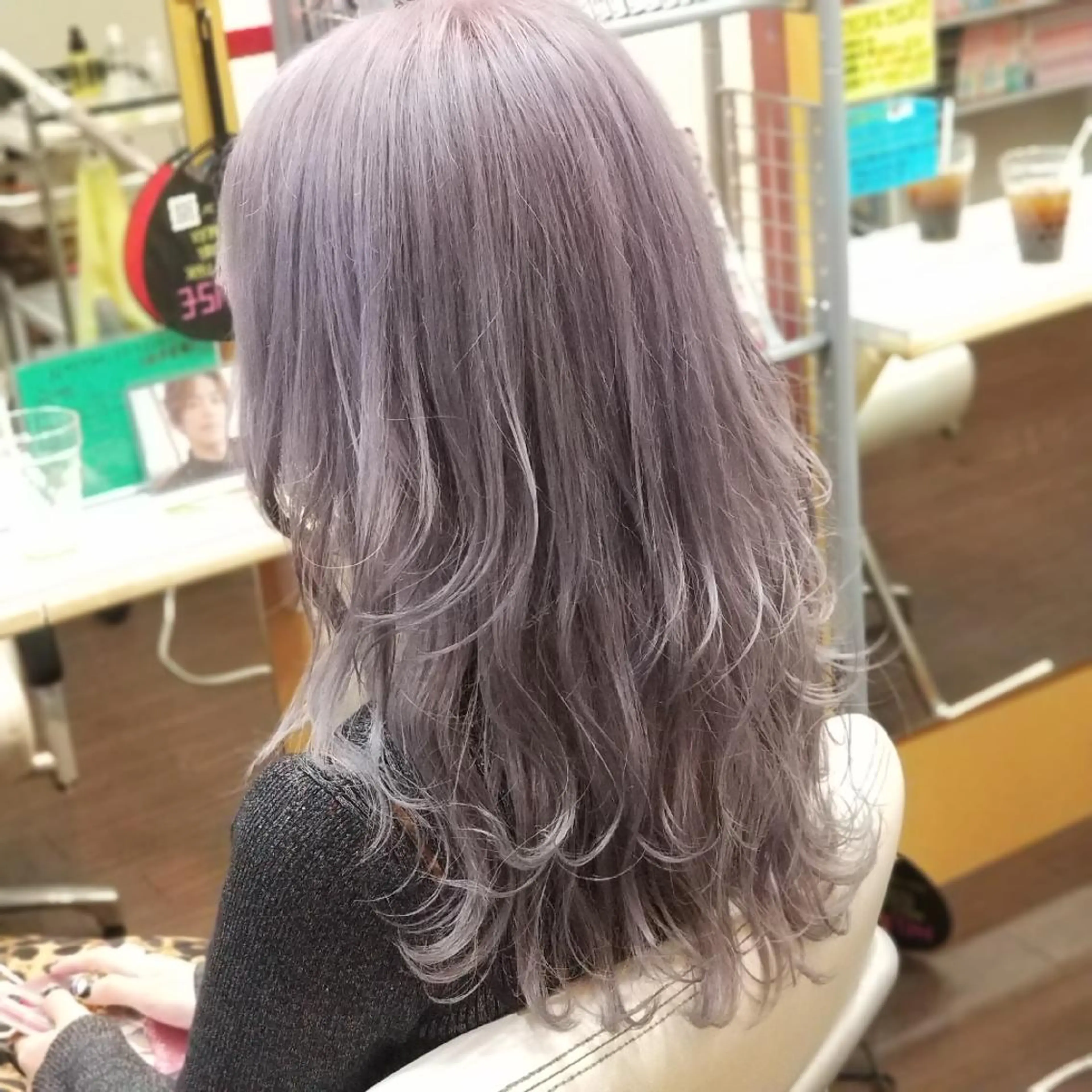 セミロング カラー ウルフカット ヘアカラー 植田 /エクステ /ブリーチ/髪質改善のヘアスタイル