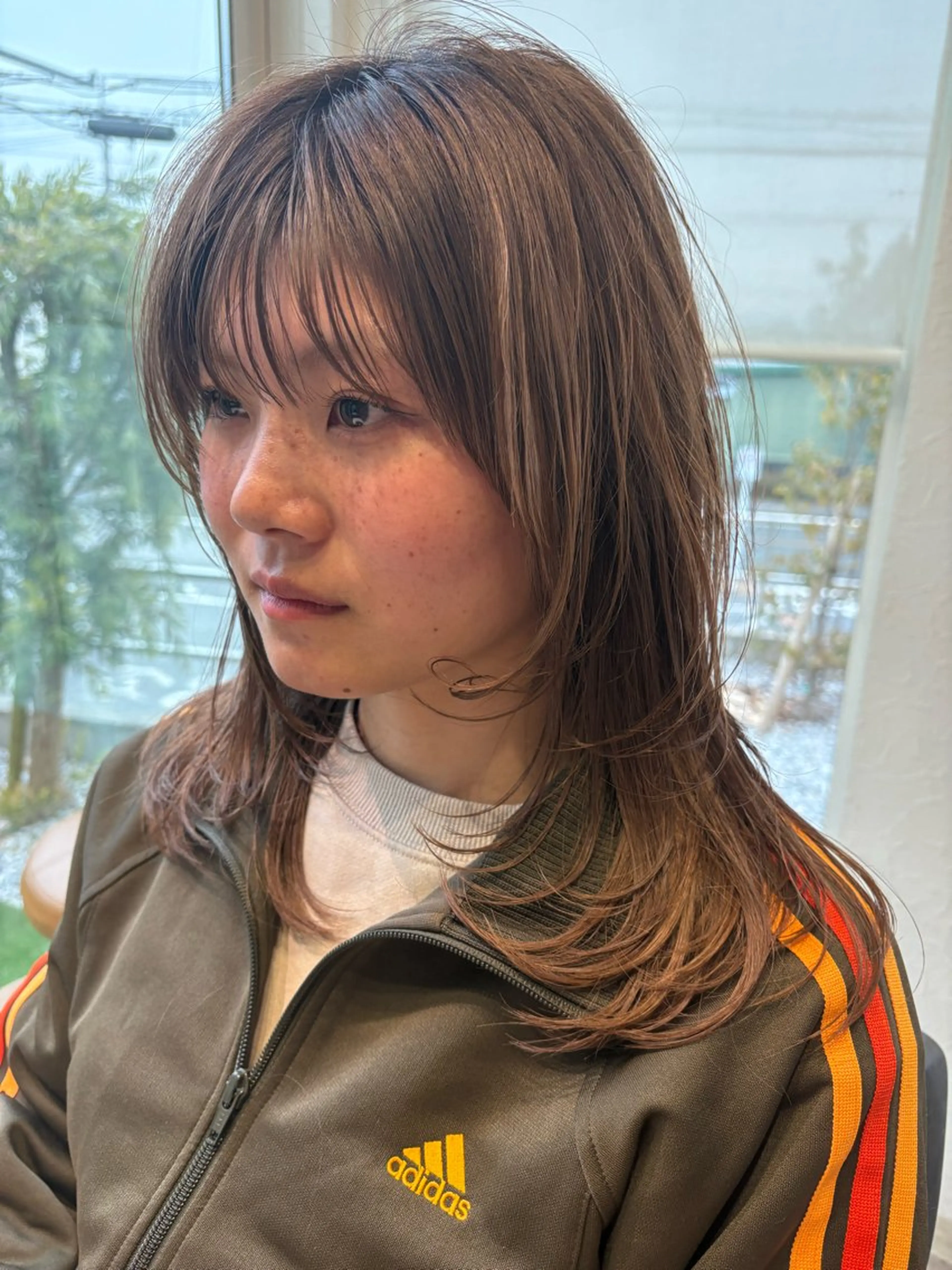 ロング M. YURIのヘアスタイル