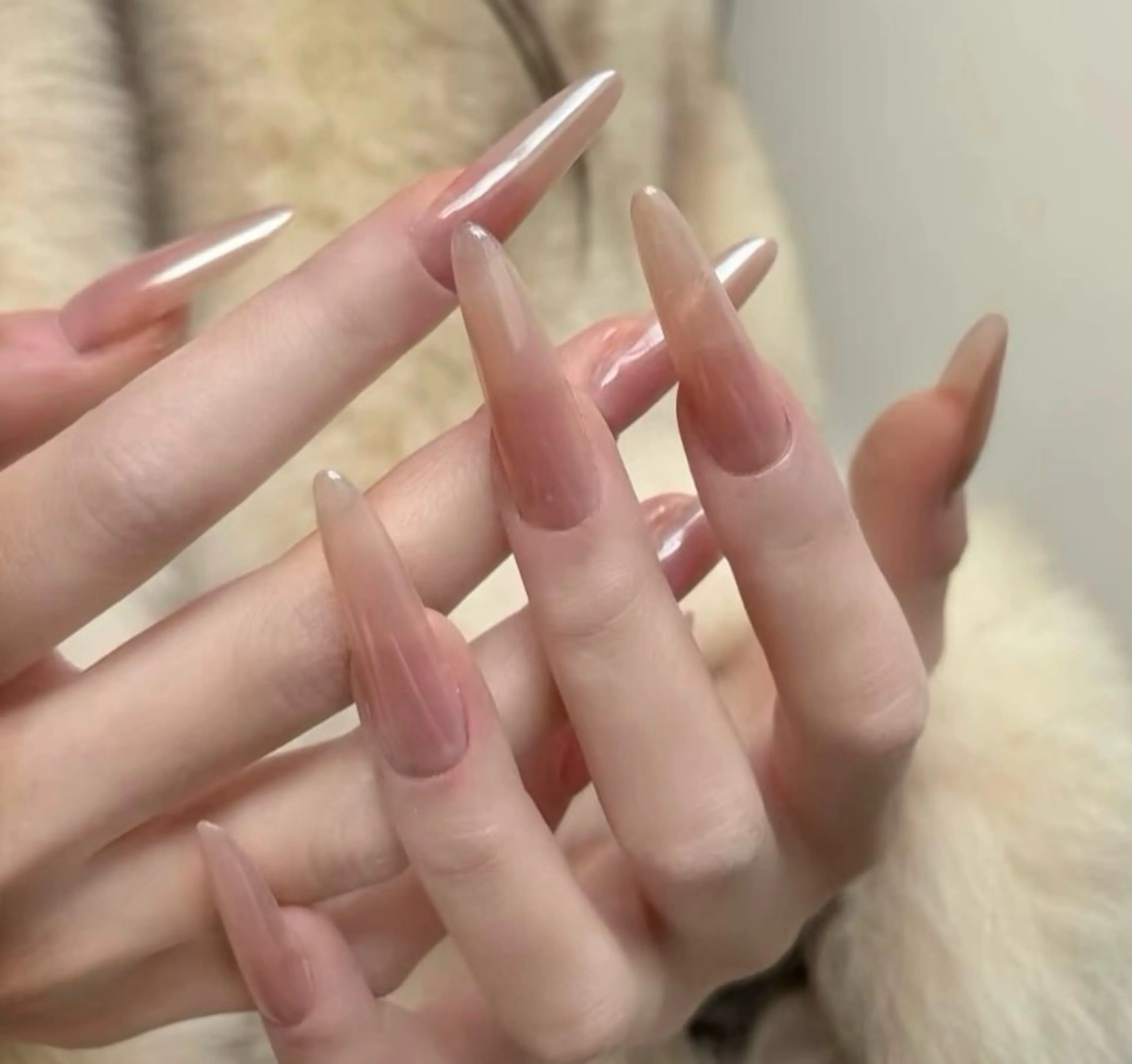 ネイル チークネイル 長さ出し フラワーネイル フレンチネイル ガーリー SunNail池袋駅 ワンホンネイルのネイルデザイン