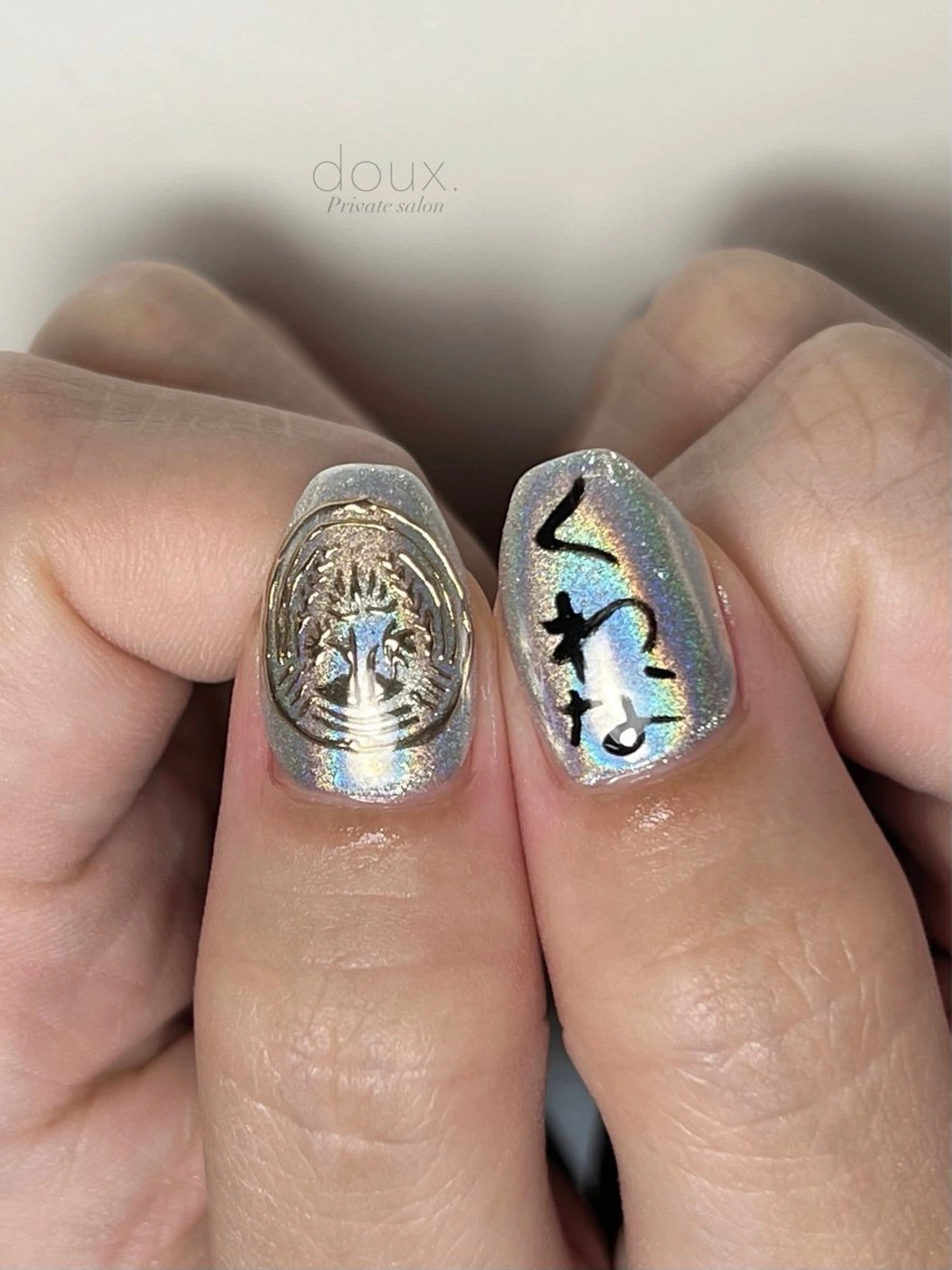 ネイル マグネットネイル ミラーネイル ニュアンスネイル ハンドネイル doux. nailのネイルデザイン