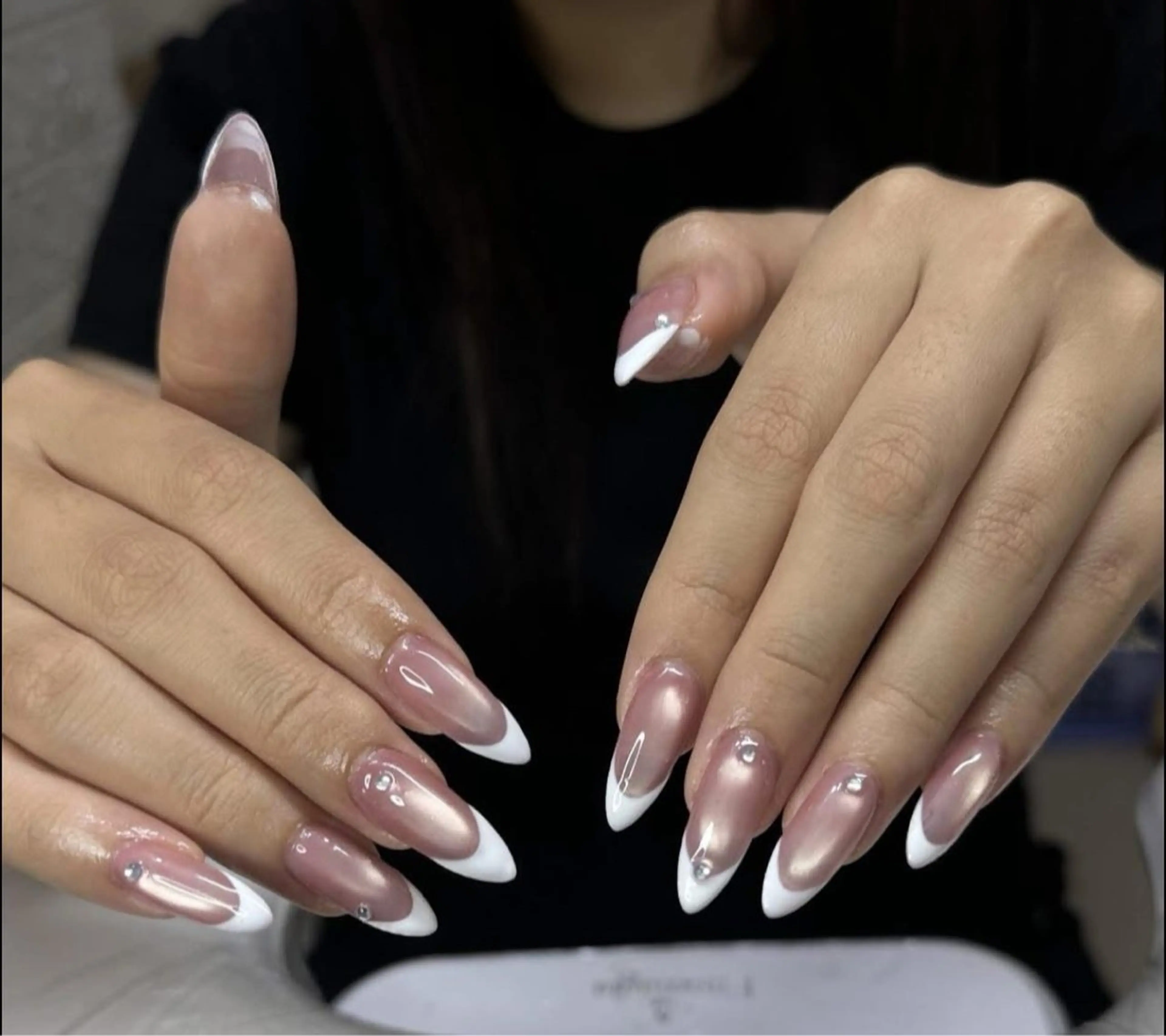 ネイル チークネイル フレンチネイル グラデーション キラキラネイル 韓国ネイル Minette nailHuongのネイルデザイン