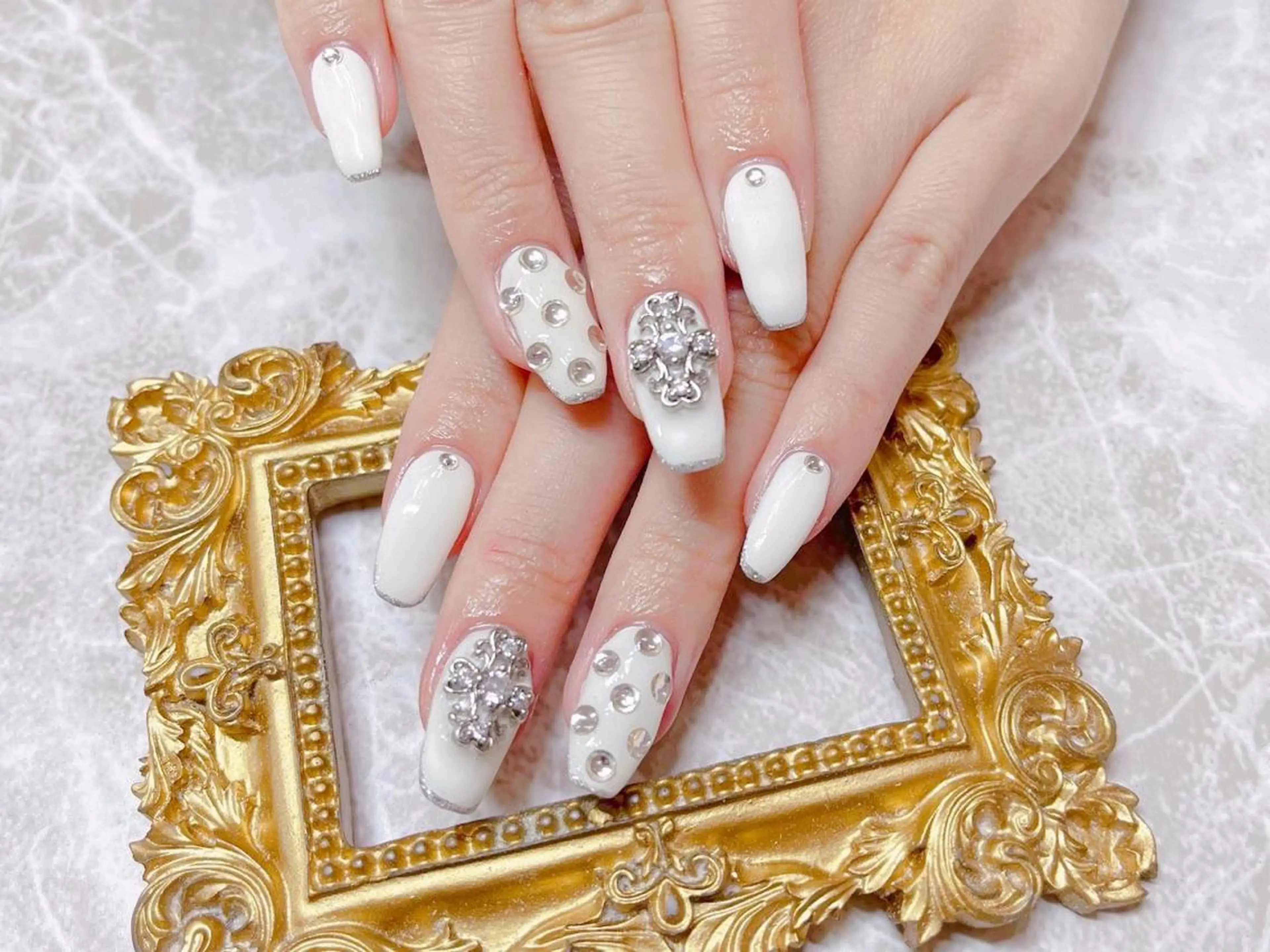 ネイル ハンドネイル マジック ミラーのネイルデザイン