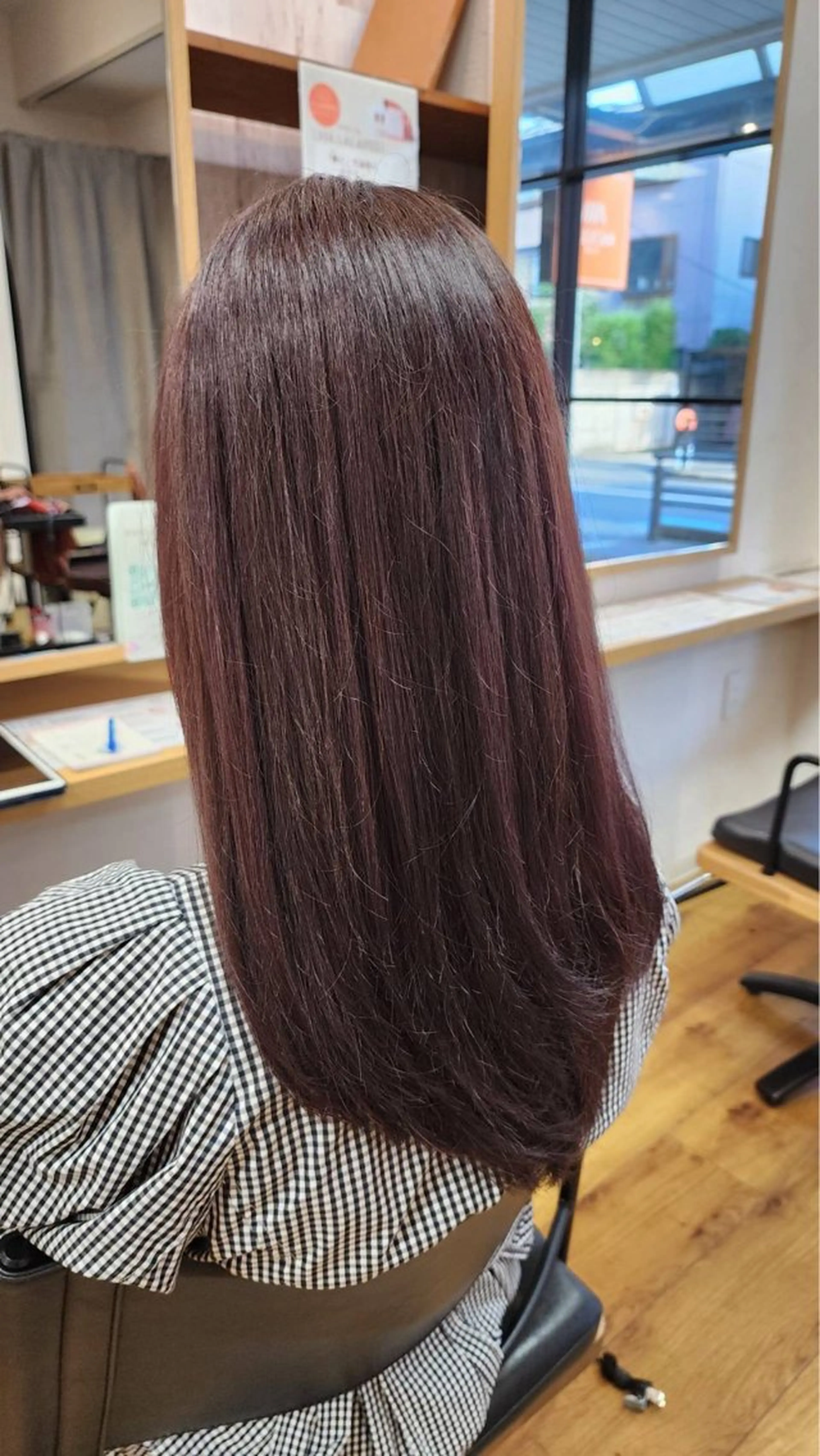ロング MOLLA モモカのヘアスタイル