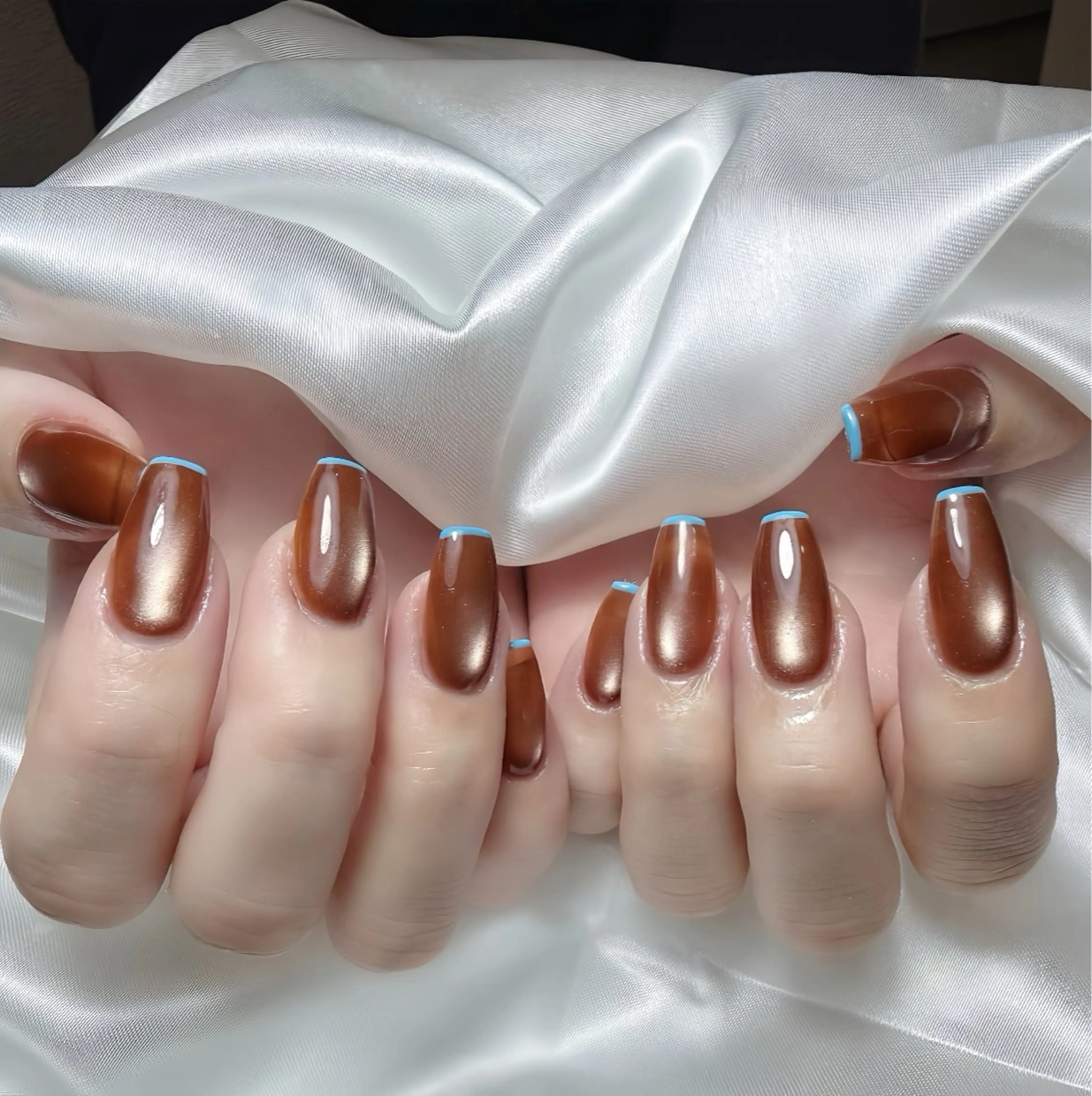 ネイル ボルドー フレンチネイル グラデーション キラキラネイル 韓国ネイル ハンドネイル Rin Nail 新大久保店のネイルデザイン