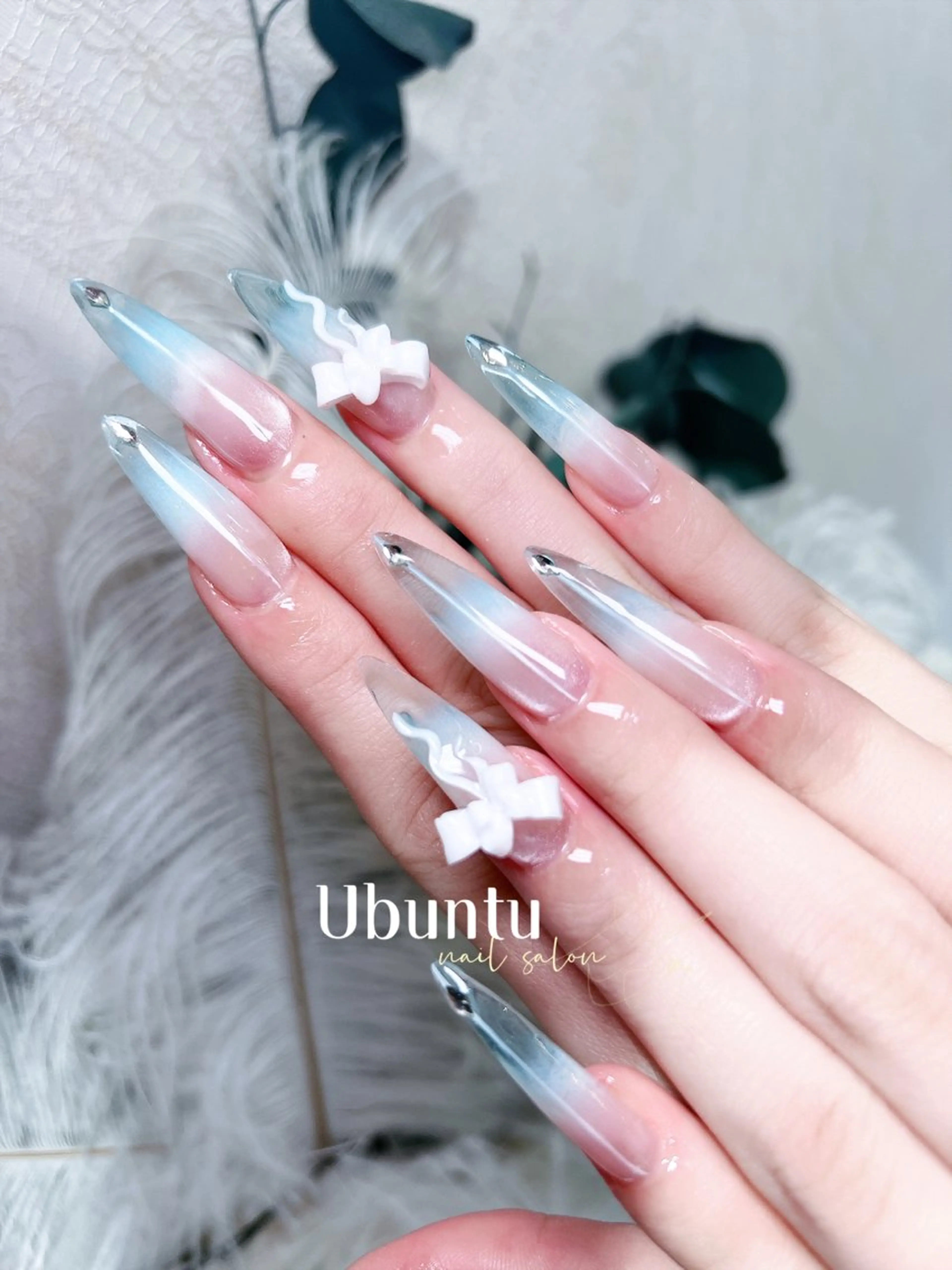 ネイル ブルー クリアネイル 長さ出し ガーリー グラデーション ハンドネイル Ubuntu🎀 ネイルサロン✨のネイルデザイン