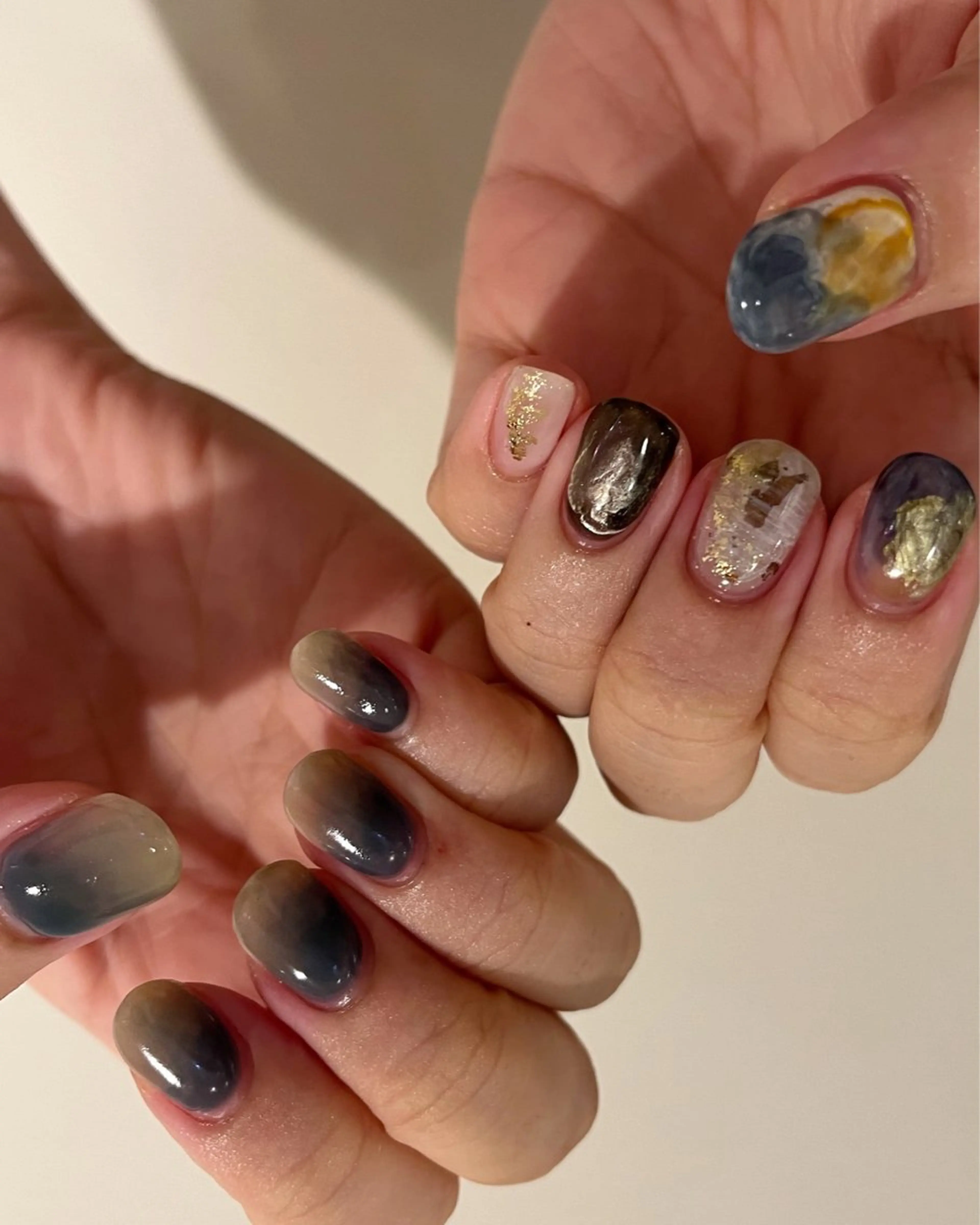 ネイル ハンドネイル une／YUKINA 🫧大人nuanceのネイルデザイン