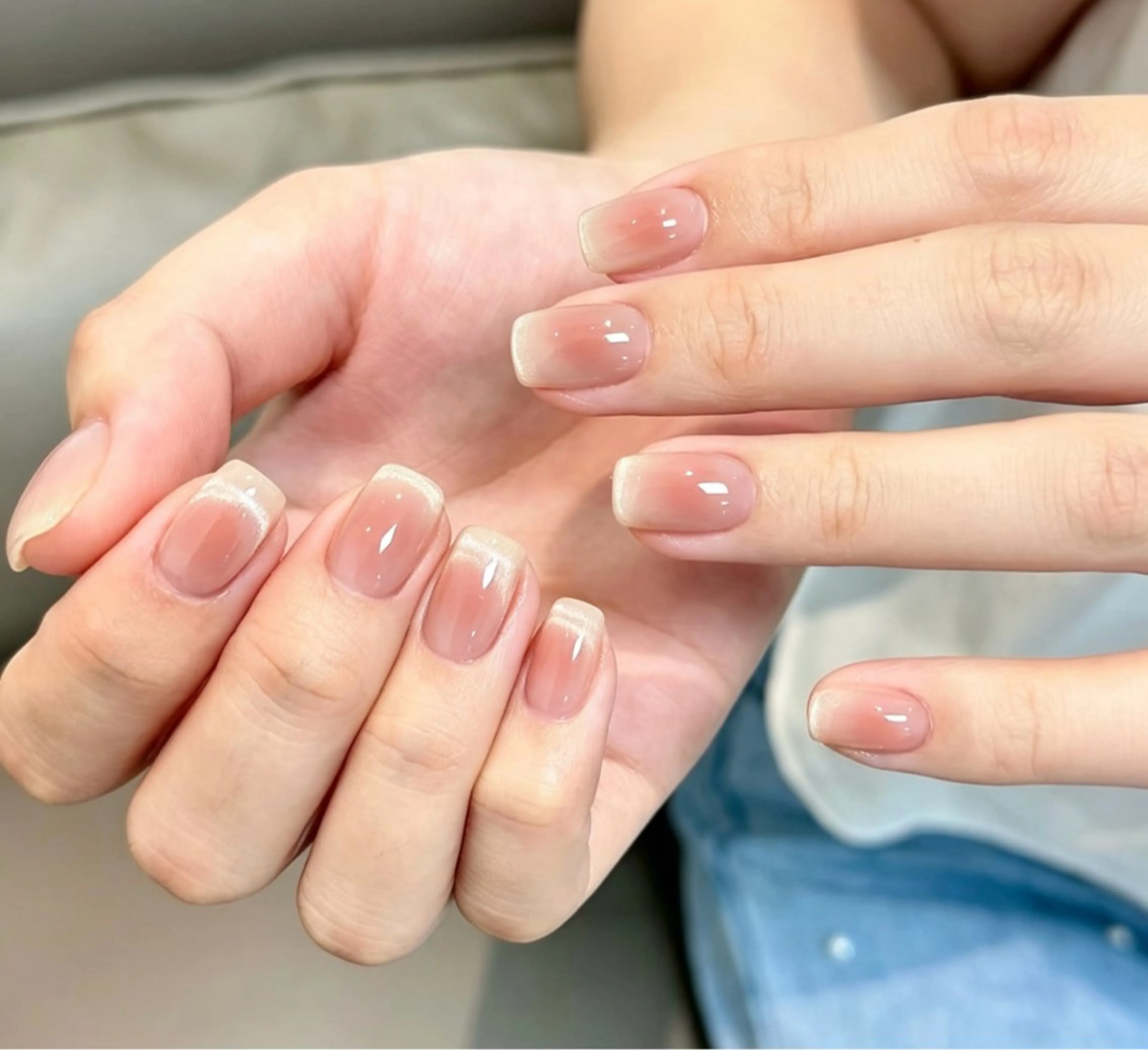 チークフレンチネイルの写真