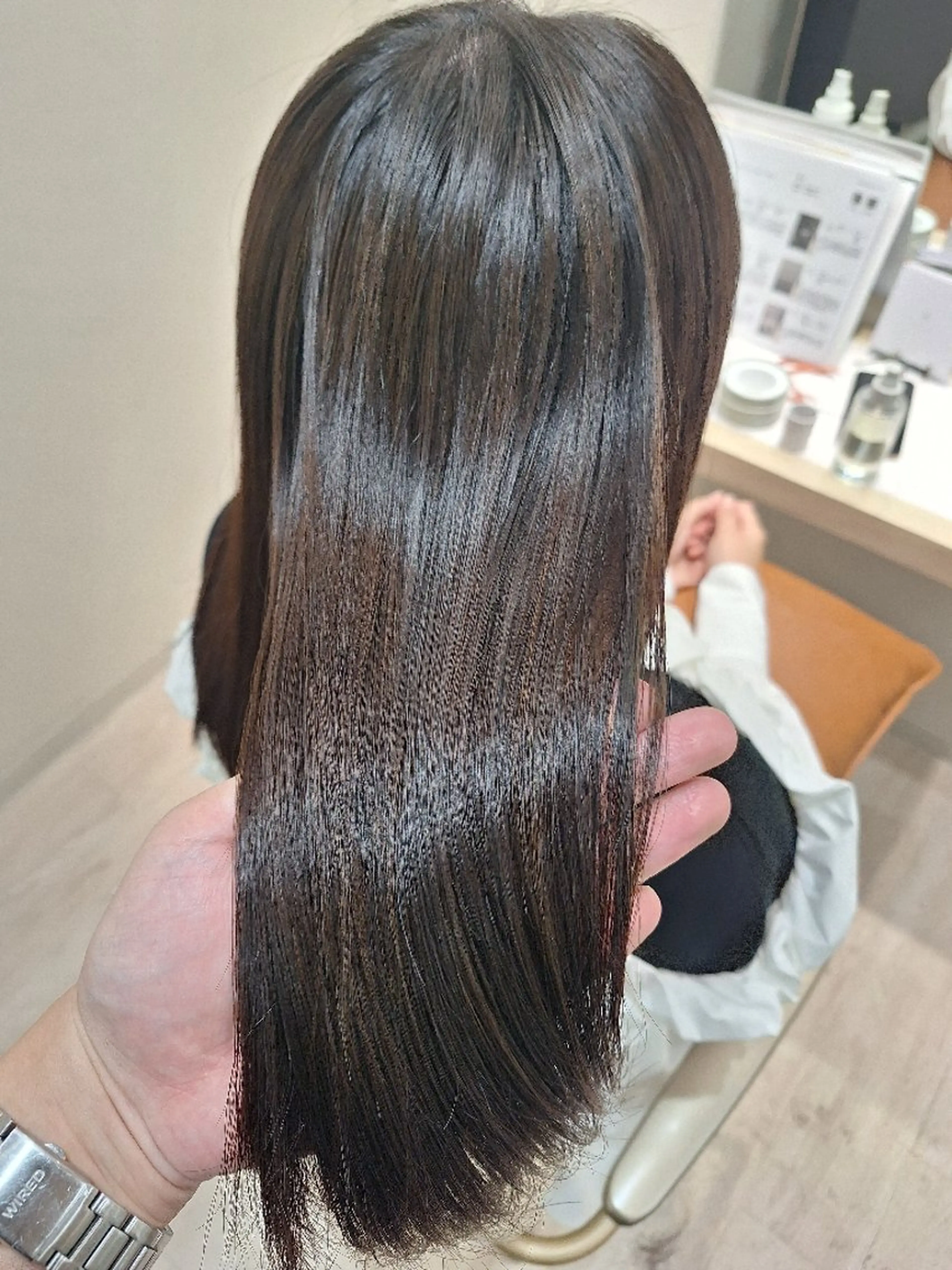 ロング アッシュ アッシュブラウン カット ヘアカラー トリートメント 山田 一貴のヘアスタイル